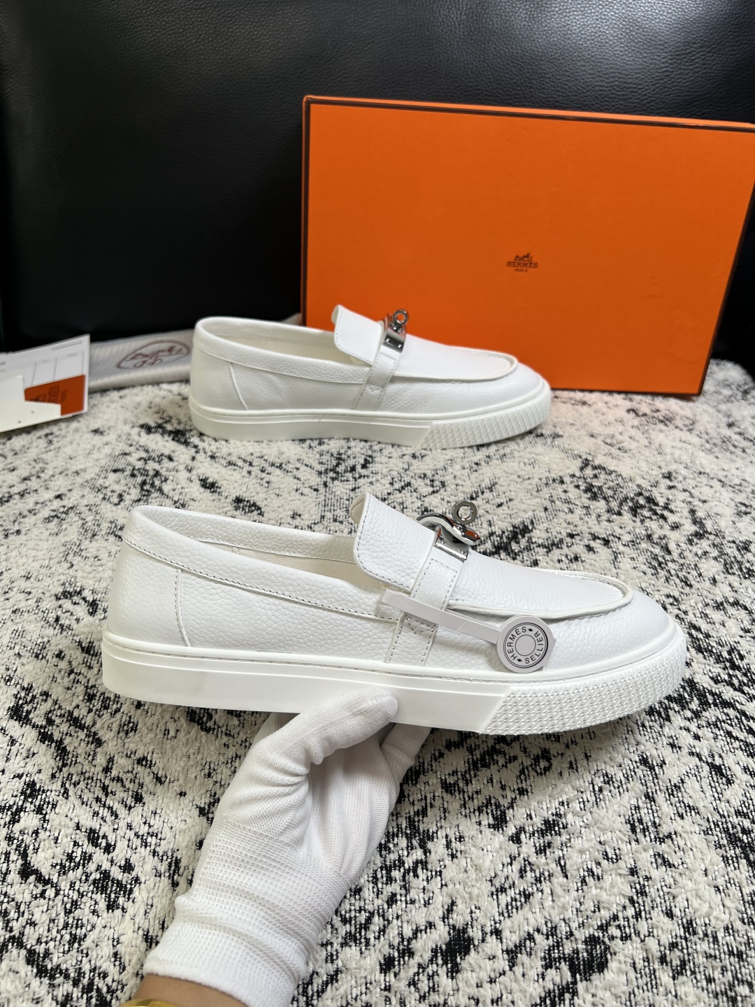 Hermes  高品质  顶级工艺品  爱马仕 专柜同步发售原厂配置，意大利进口原版牛皮面料，高品质拼接工艺，全进口水染