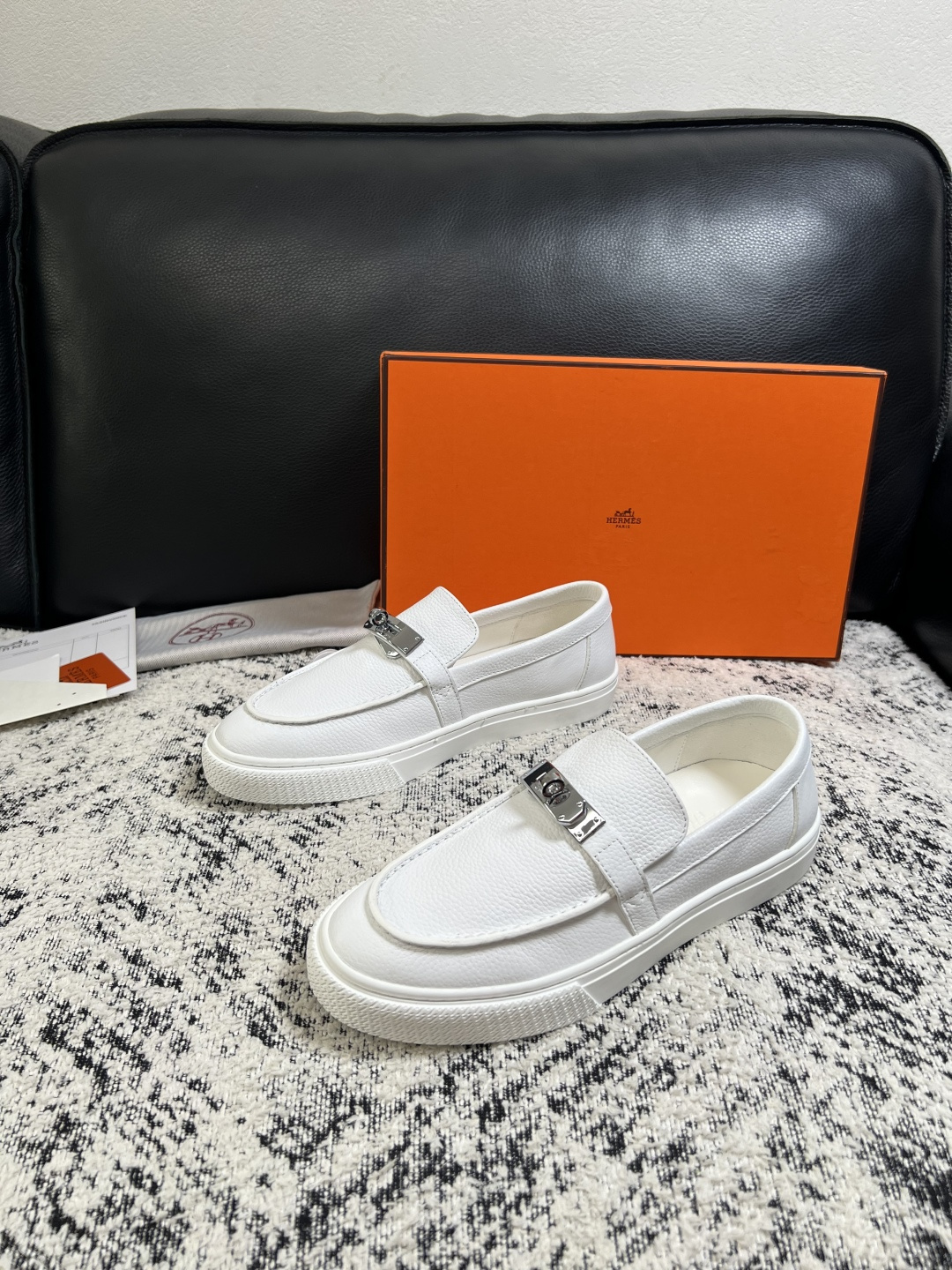 Hermes  高品质  顶级工艺品  爱马仕 专柜同步发售原厂配置，意大利进口原版牛皮面料，高品质拼接工艺，全进口水染