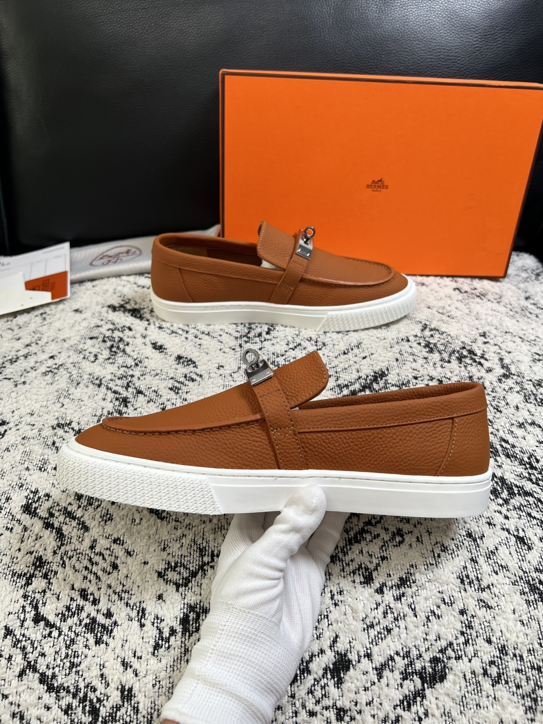Hermes  高品质  顶级工艺品  爱马仕 专柜同步发售原厂配置，意大利进口原版牛皮面料，高品质拼接工艺，全进口水染