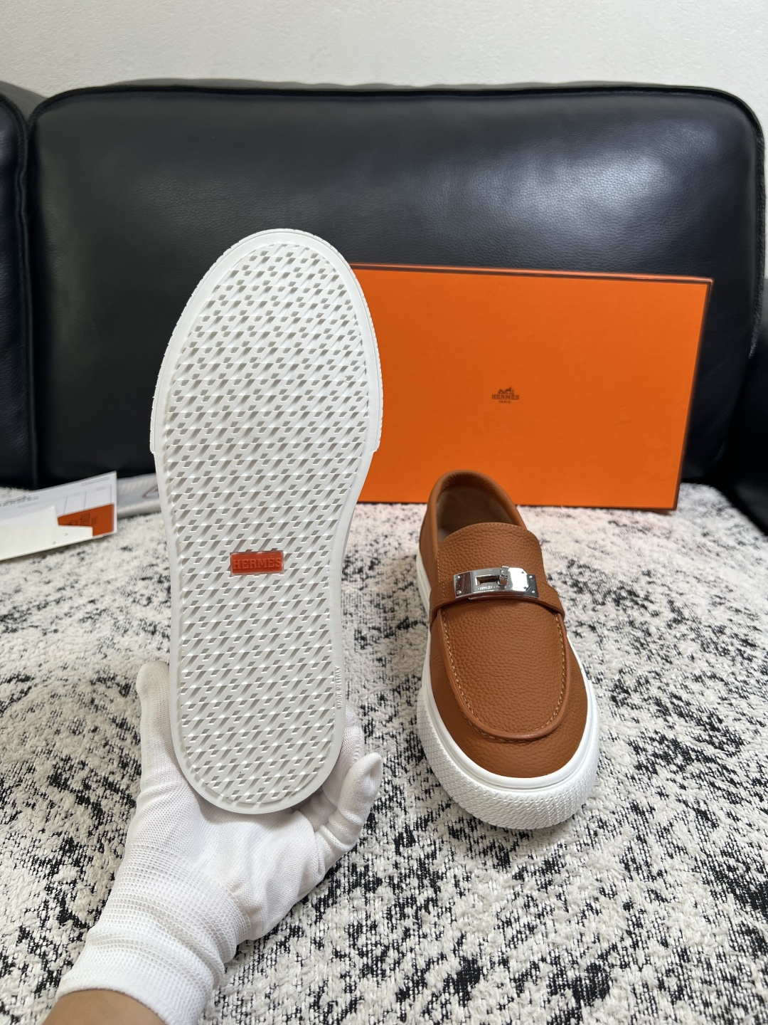 Hermes  高品质  顶级工艺品  爱马仕 专柜同步发售原厂配置，意大利进口原版牛皮面料，高品质拼接工艺，全进口水染