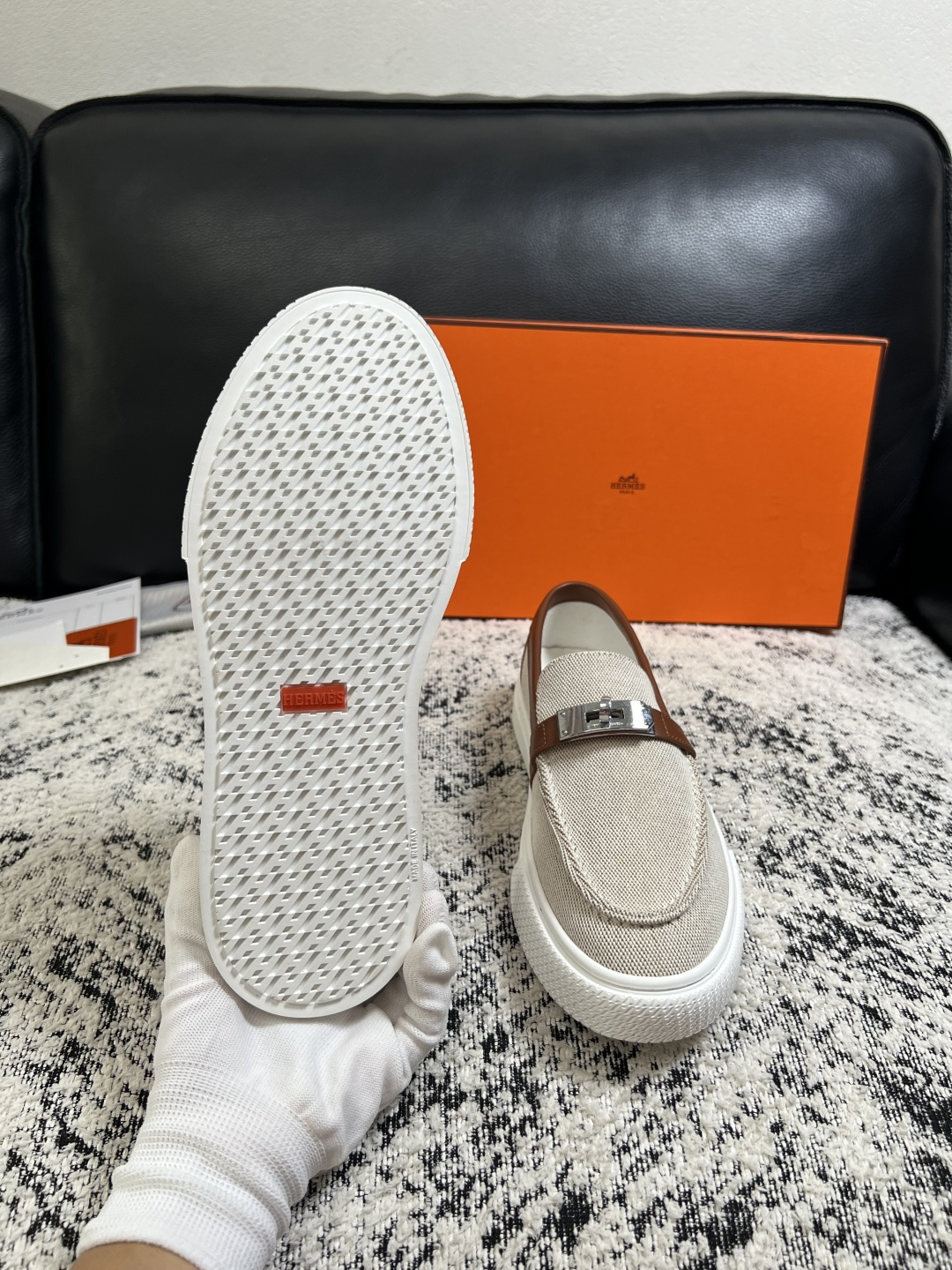 Hermes  高品质  顶级工艺品  爱马仕 专柜同步发售原厂配置，意大利进口原版牛皮面料，高品质拼接工艺，全进口水染