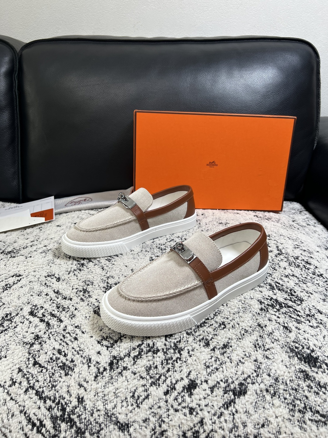 Hermes  高品质  顶级工艺品  爱马仕 专柜同步发售原厂配置，意大利进口原版牛皮面料，高品质拼接工艺，全进口水染
