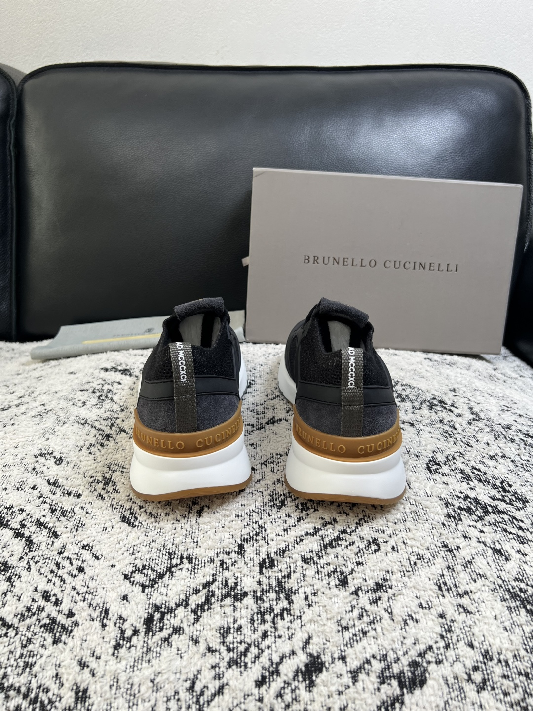 Brunello Cucinelli  高品质 顶级工艺品  BC  专柜同步原厂配置，意大利进口牛皮面料牛内里垫，高品