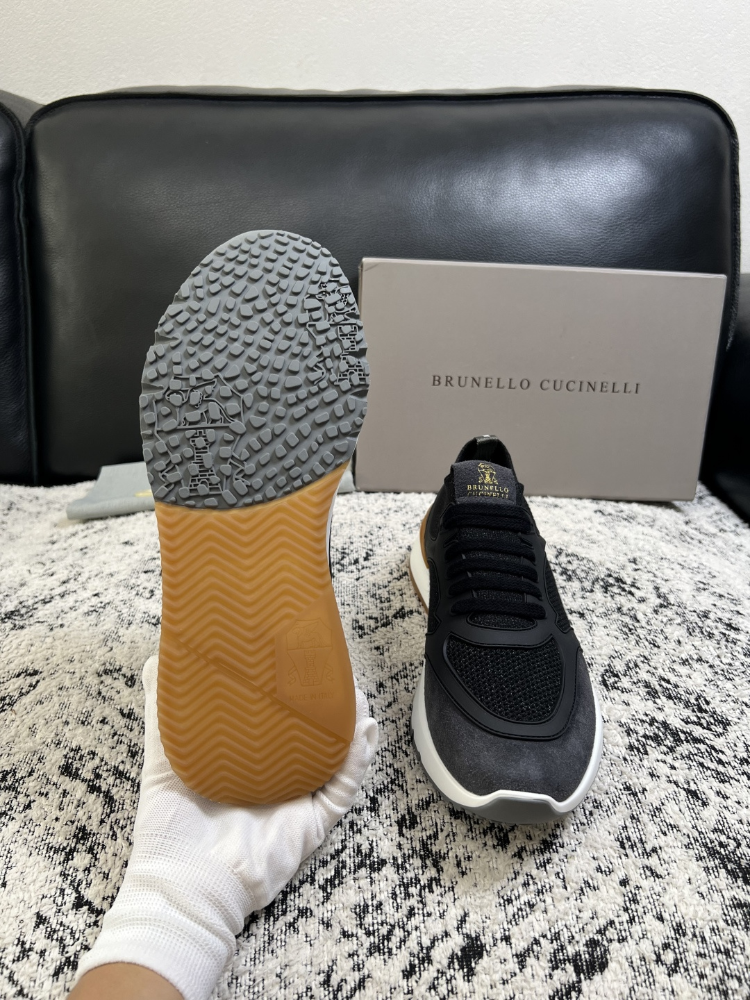 Brunello Cucinelli  高品质 顶级工艺品  BC  专柜同步原厂配置，意大利进口牛皮面料牛内里垫，高品
