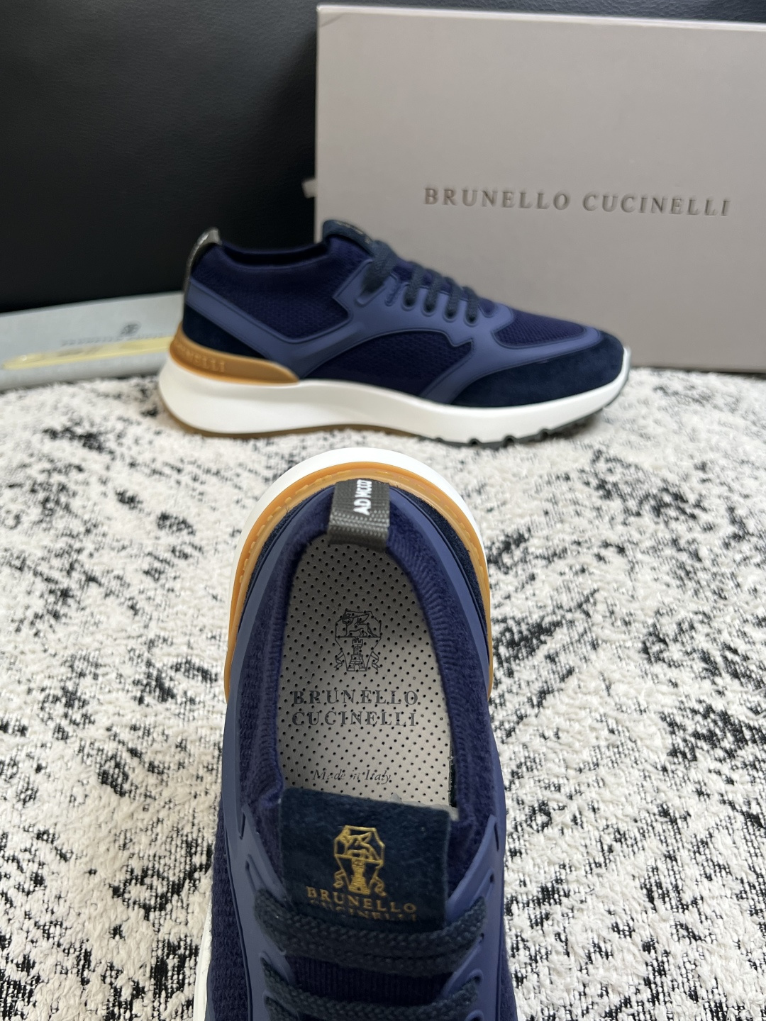 Brunello Cucinelli  高品质 顶级工艺品  BC  专柜同步原厂配置，意大利进口牛皮面料牛内里垫，高品