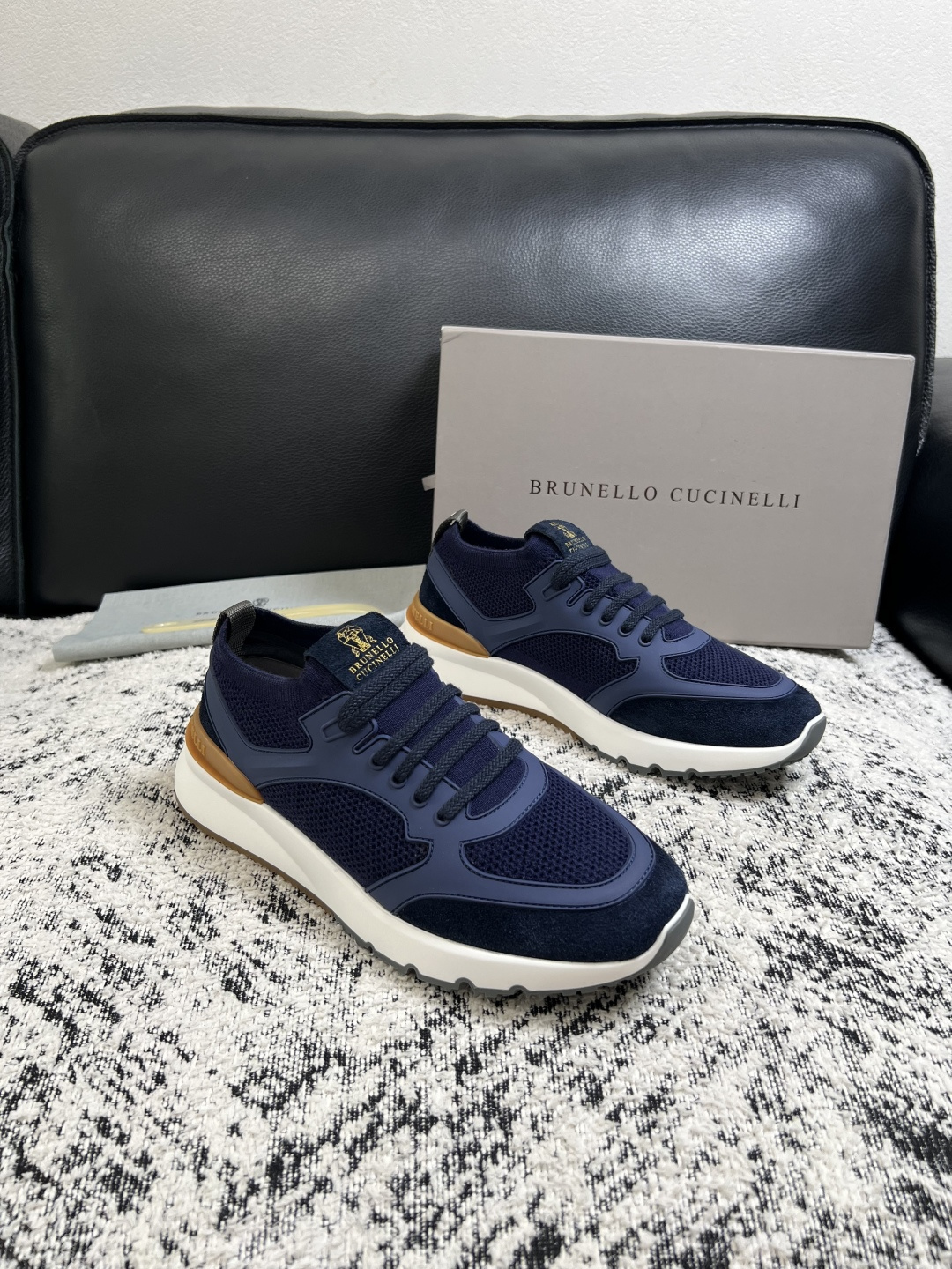 Brunello Cucinelli 高品质 顶级工艺品 BC 专柜同步原厂配置,意大利进口牛皮面料牛内里垫,高品 Brunello Cucinelli 高品质 顶级工艺品 BC 专柜同步原厂配置,意大利进口牛皮面料牛内里垫,高品