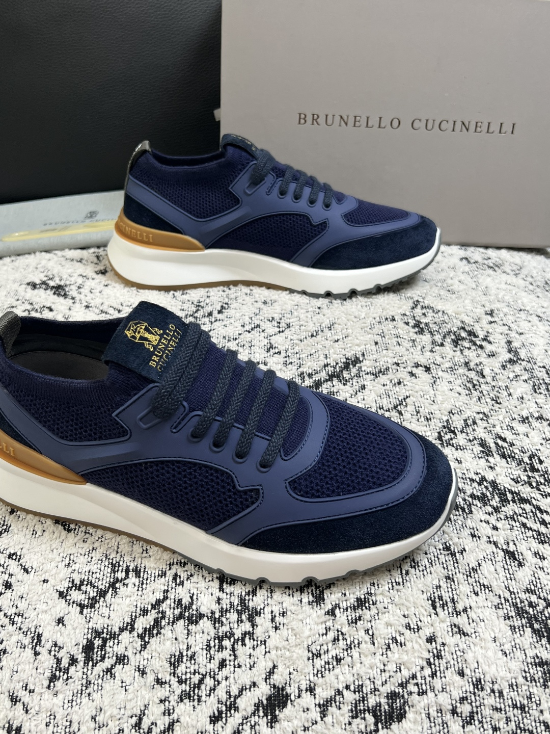 Brunello Cucinelli  高品质 顶级工艺品  BC  专柜同步原厂配置，意大利进口牛皮面料牛内里垫，高品