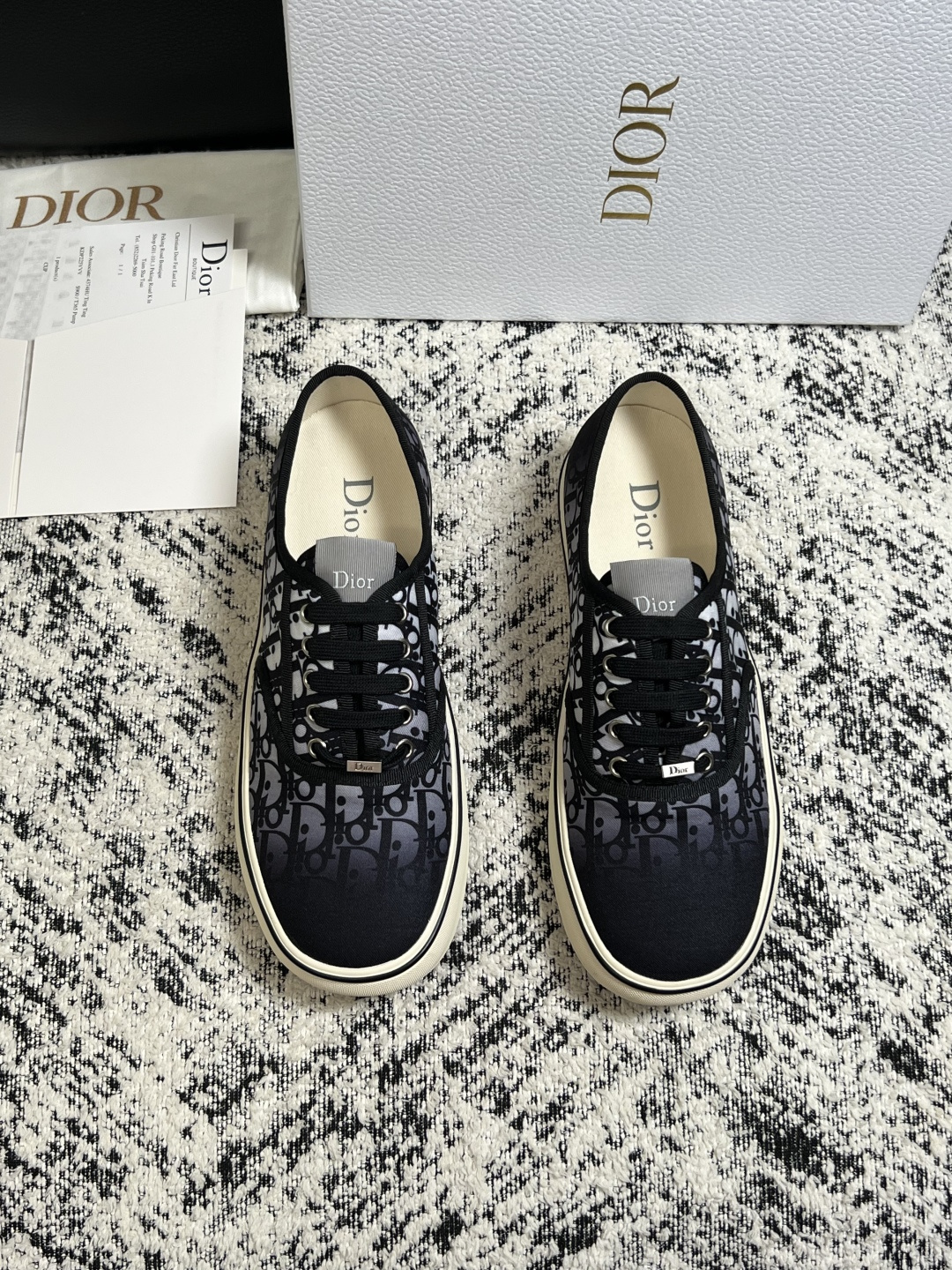 Dior 顶级工艺品 迪奥  专柜同步 原厂配置，意大利进口原版牛皮面料，透气舒适进口水染牛里垫，鞋底：原厂特供原版底超