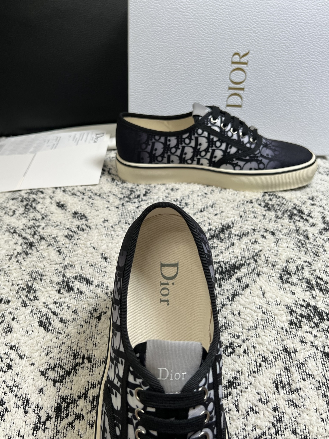 Dior 顶级工艺品 迪奥  专柜同步 原厂配置，意大利进口原版牛皮面料，透气舒适进口水染牛里垫，鞋底：原厂特供原版底超