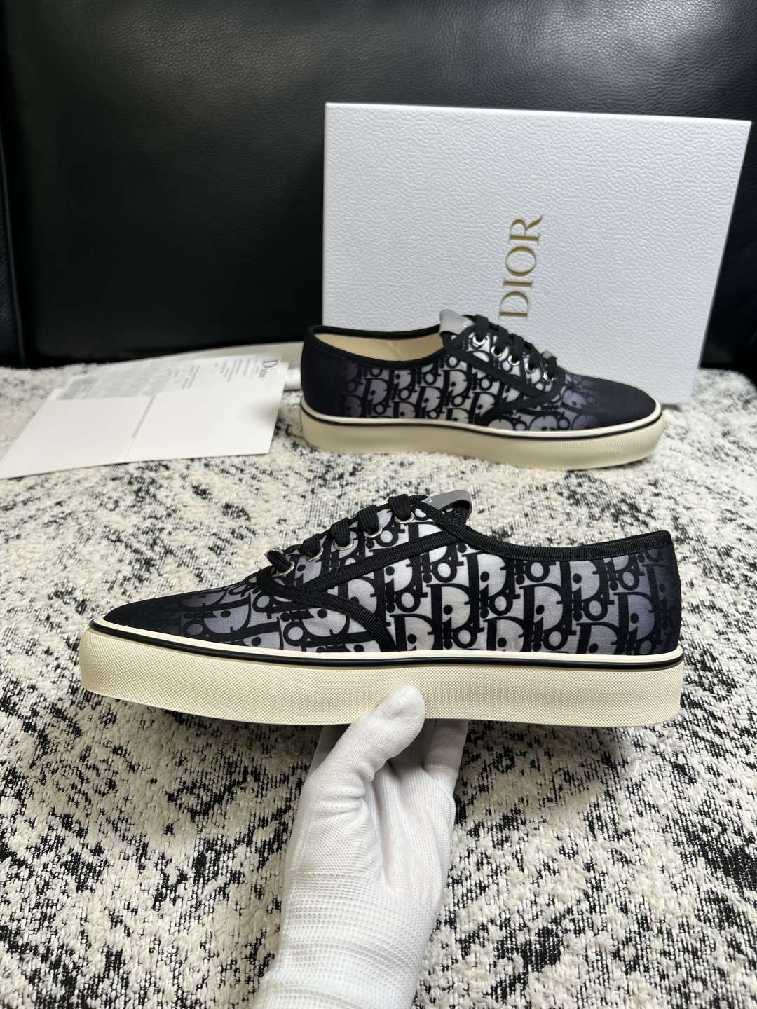 Dior 顶级工艺品 迪奥  专柜同步 原厂配置，意大利进口原版牛皮面料，透气舒适进口水染牛里垫，鞋底：原厂特供原版底超
