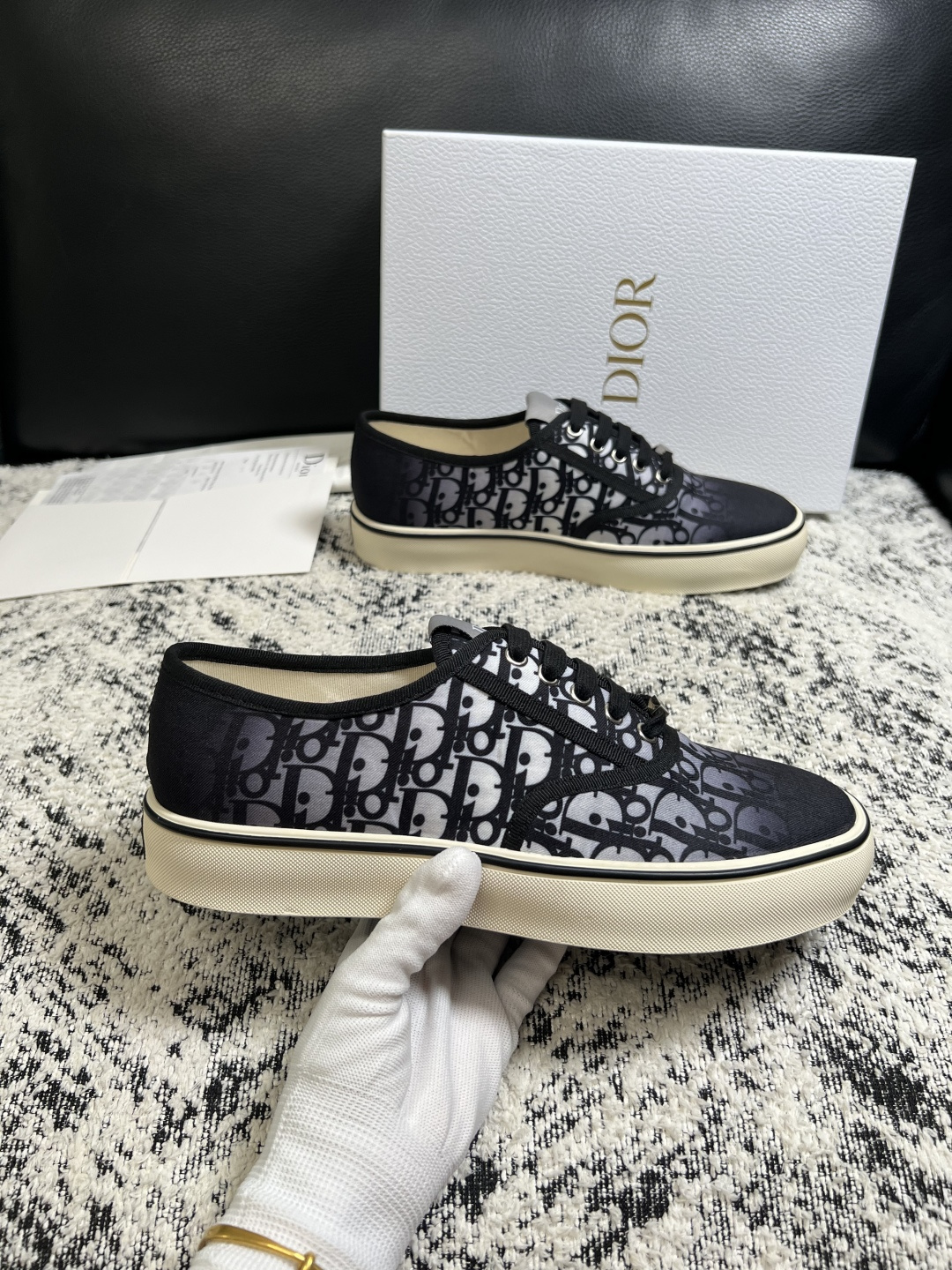 Dior 顶级工艺品 迪奥  专柜同步 原厂配置，意大利进口原版牛皮面料，透气舒适进口水染牛里垫，鞋底：原厂特供原版底超