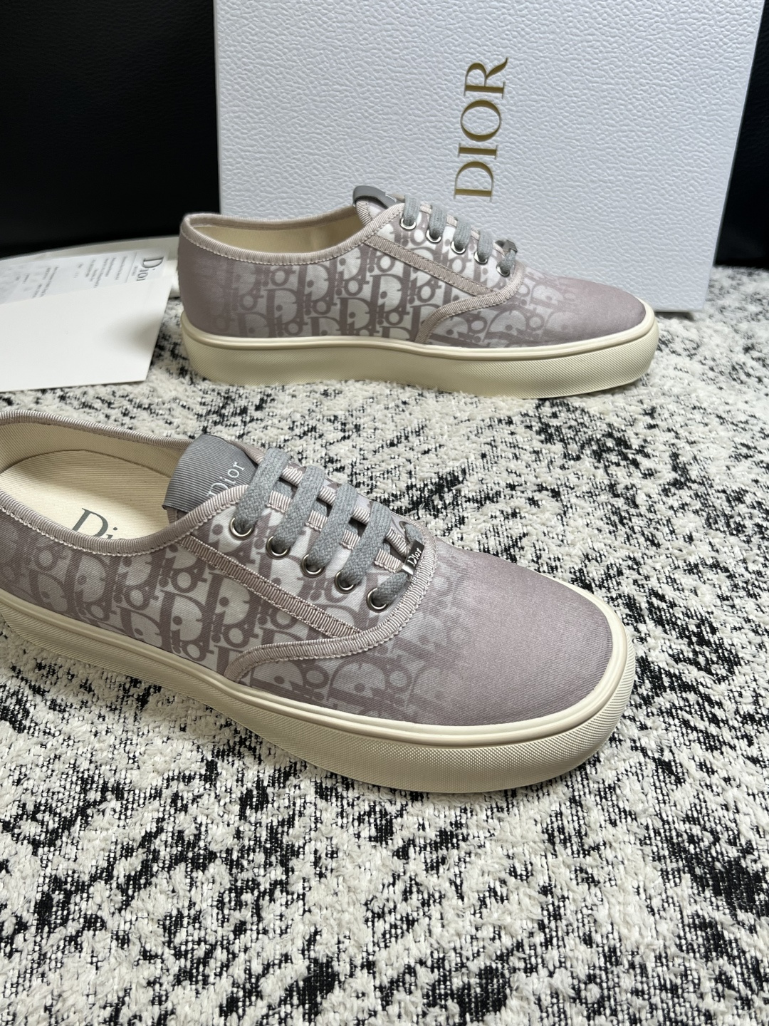 Dior 顶级工艺品 迪奥  专柜同步 原厂配置，意大利进口原版牛皮面料，透气舒适进口水染牛里垫，鞋底：原厂特供原版底超