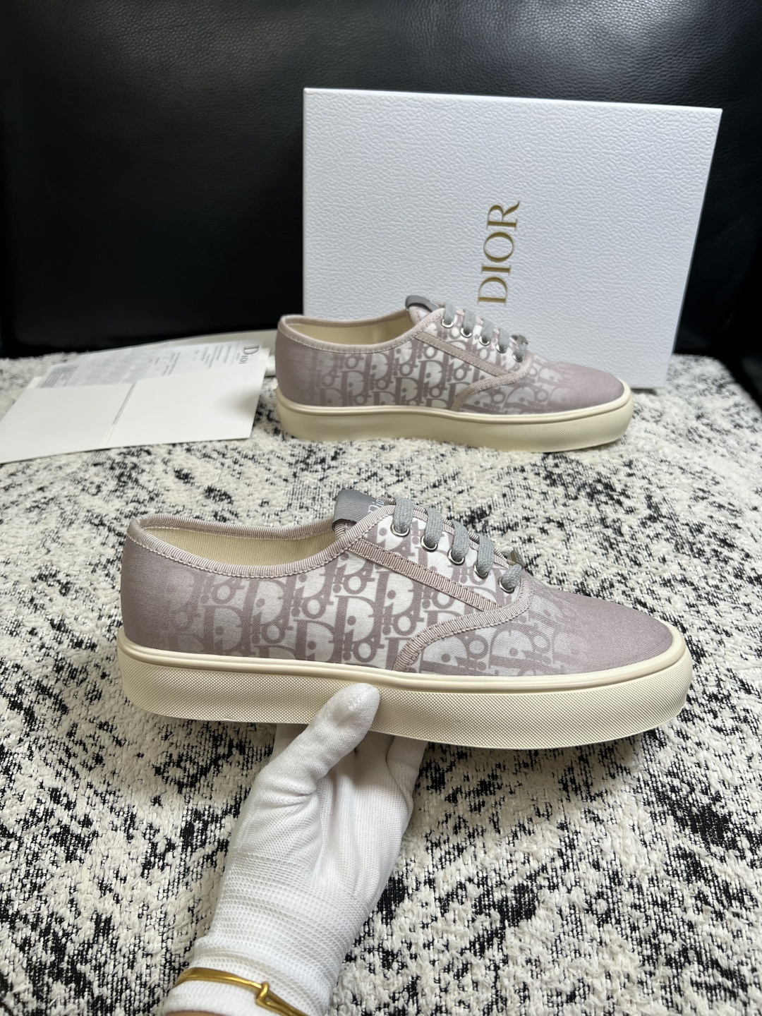 Dior 顶级工艺品 迪奥  专柜同步 原厂配置，意大利进口原版牛皮面料，透气舒适进口水染牛里垫，鞋底：原厂特供原版底超