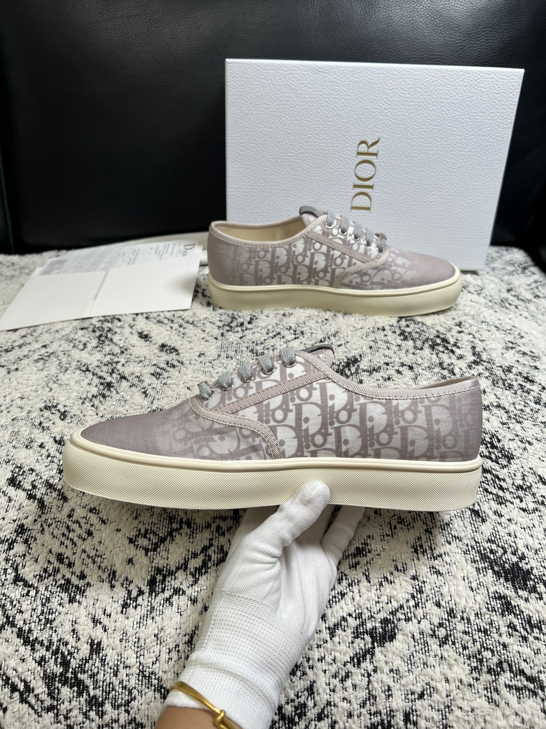 Dior 顶级工艺品 迪奥  专柜同步 原厂配置，意大利进口原版牛皮面料，透气舒适进口水染牛里垫，鞋底：原厂特供原版底超
