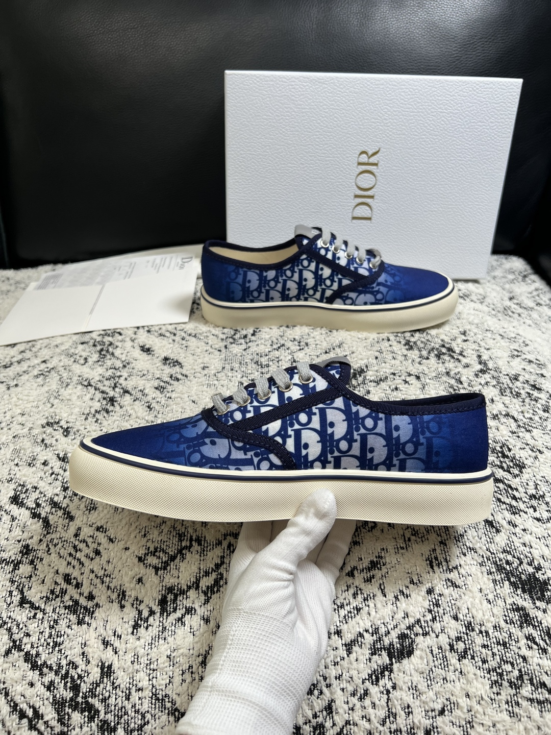 Dior 顶级工艺品 迪奥  专柜同步 原厂配置，意大利进口原版牛皮面料，透气舒适进口水染牛里垫，鞋底：原厂特供原版底超