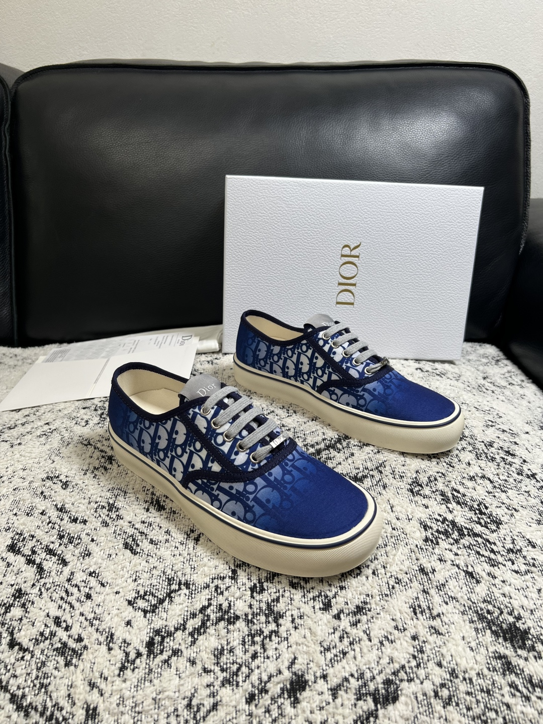 Dior 顶级工艺品 迪奥 专柜同步 原厂配置,意大利进口原版牛皮面料,透气舒适进口水染牛里垫,鞋底:原厂特供原版底超 Dior 顶级工艺品 迪奥 专柜同步 原厂配置,意大利进口原版牛皮面料,透气舒适进口水染牛里垫,鞋底:原厂特供原版底超