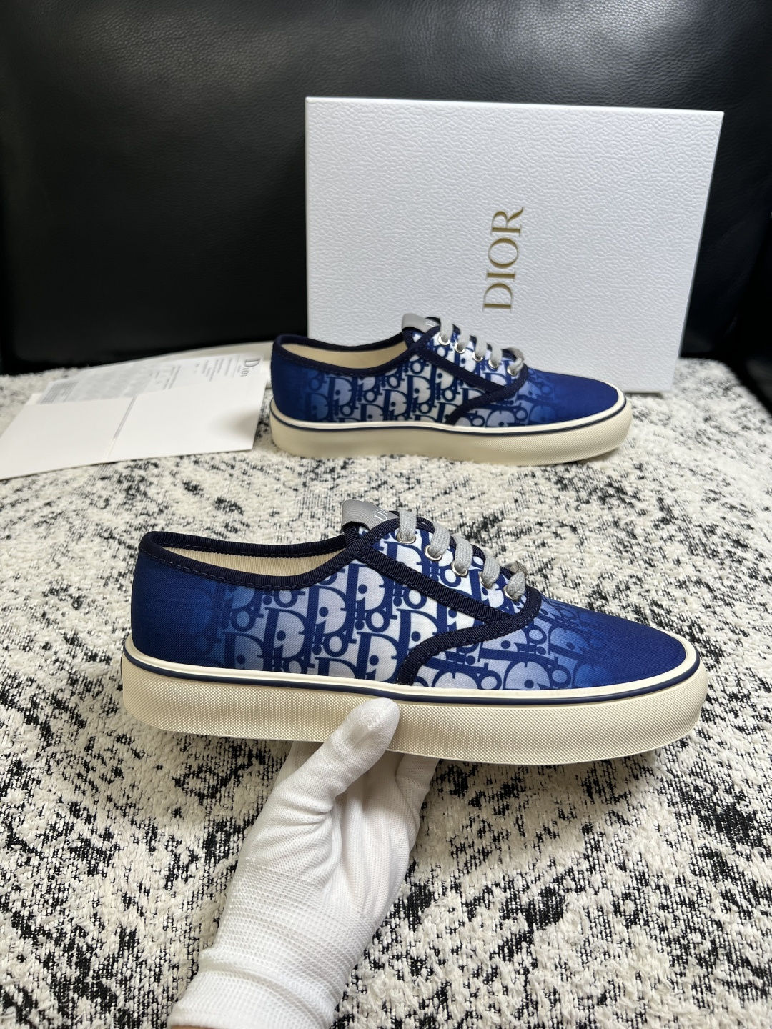 Dior 顶级工艺品 迪奥  专柜同步 原厂配置，意大利进口原版牛皮面料，透气舒适进口水染牛里垫，鞋底：原厂特供原版底超