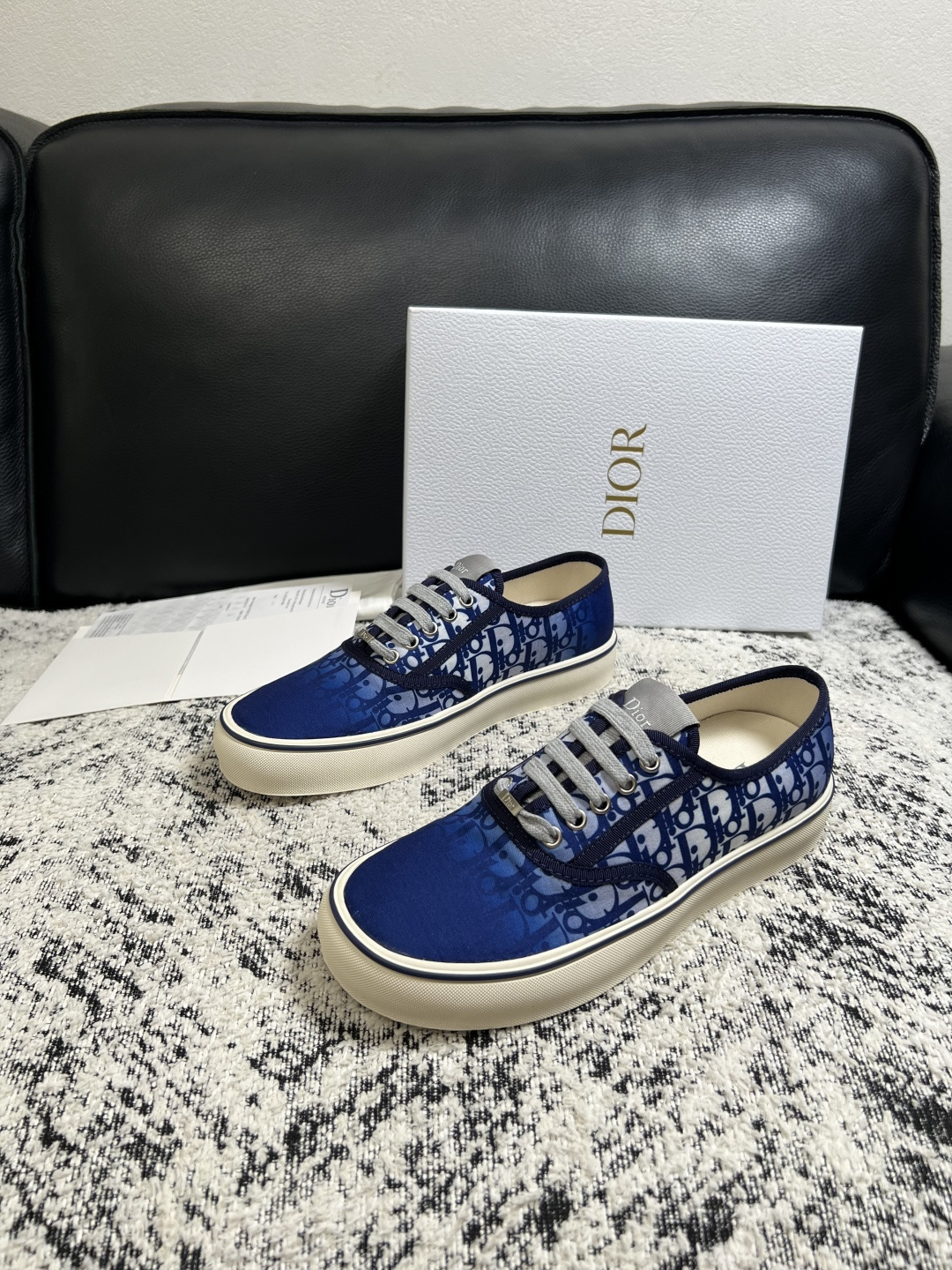 Dior 顶级工艺品 迪奥  专柜同步 原厂配置，意大利进口原版牛皮面料，透气舒适进口水染牛里垫，鞋底：原厂特供原版底超
