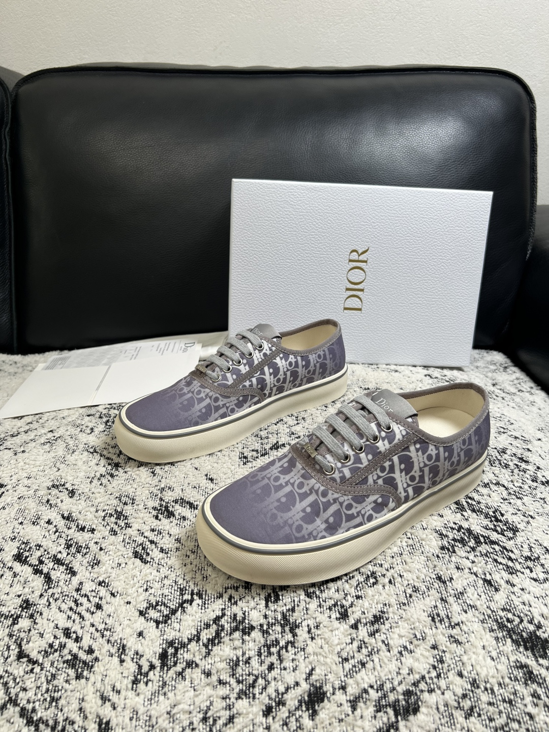 Dior 顶级工艺品 迪奥  专柜同步 原厂配置，意大利进口原版牛皮面料，透气舒适进口水染牛里垫，鞋底：原厂特供原版底超