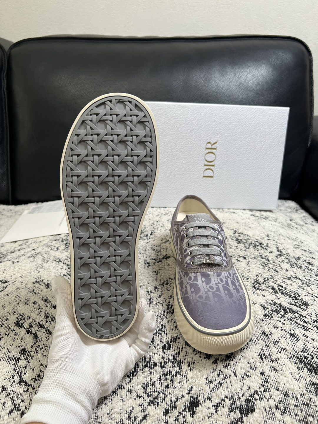 Dior 顶级工艺品 迪奥  专柜同步 原厂配置，意大利进口原版牛皮面料，透气舒适进口水染牛里垫，鞋底：原厂特供原版底超