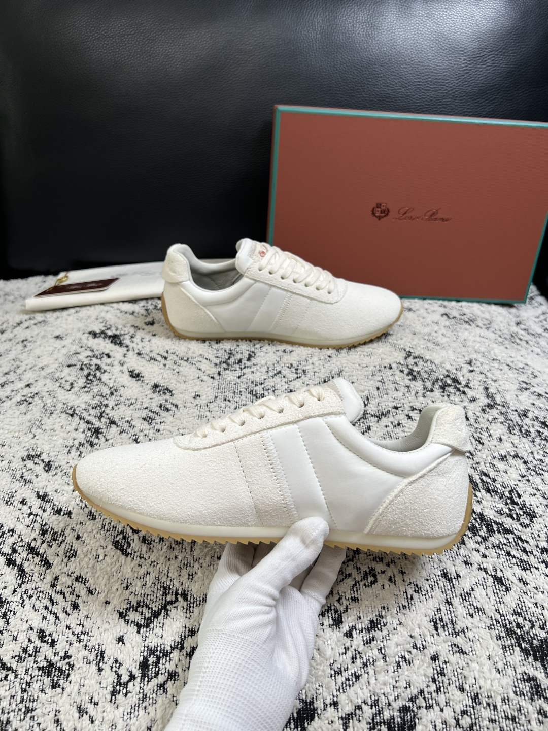 Loro Piana  高品质  顶级工艺品  诺悠翩雅  新品专柜同步原厂配置，鞋面意大利进口牛皮面料，高品质拼接工艺