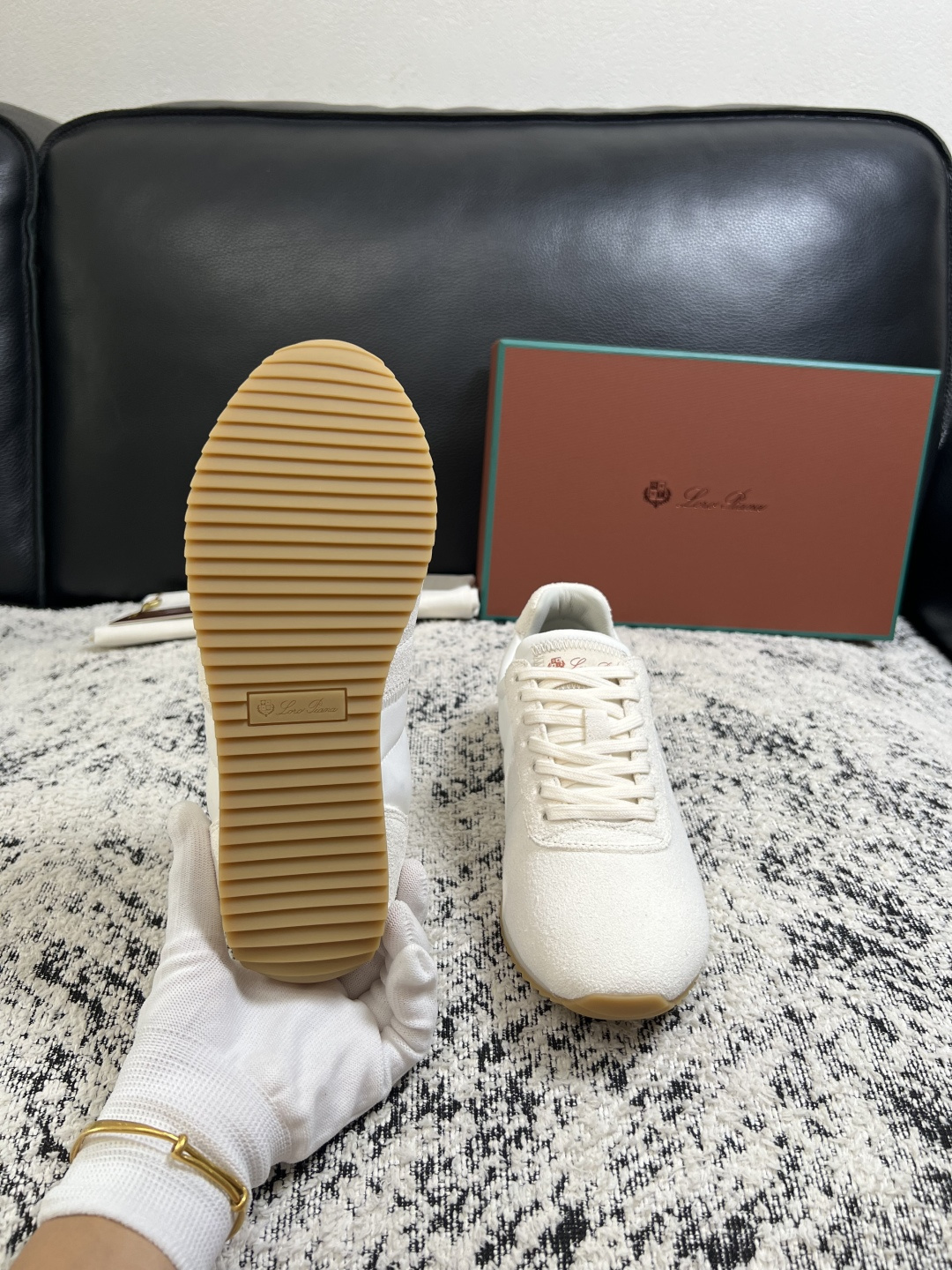 Loro Piana  高品质  顶级工艺品  诺悠翩雅  新品专柜同步原厂配置，鞋面意大利进口牛皮面料，高品质拼接工艺