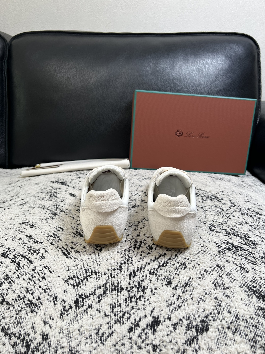 Loro Piana  高品质  顶级工艺品  诺悠翩雅  新品专柜同步原厂配置，鞋面意大利进口牛皮面料，高品质拼接工艺