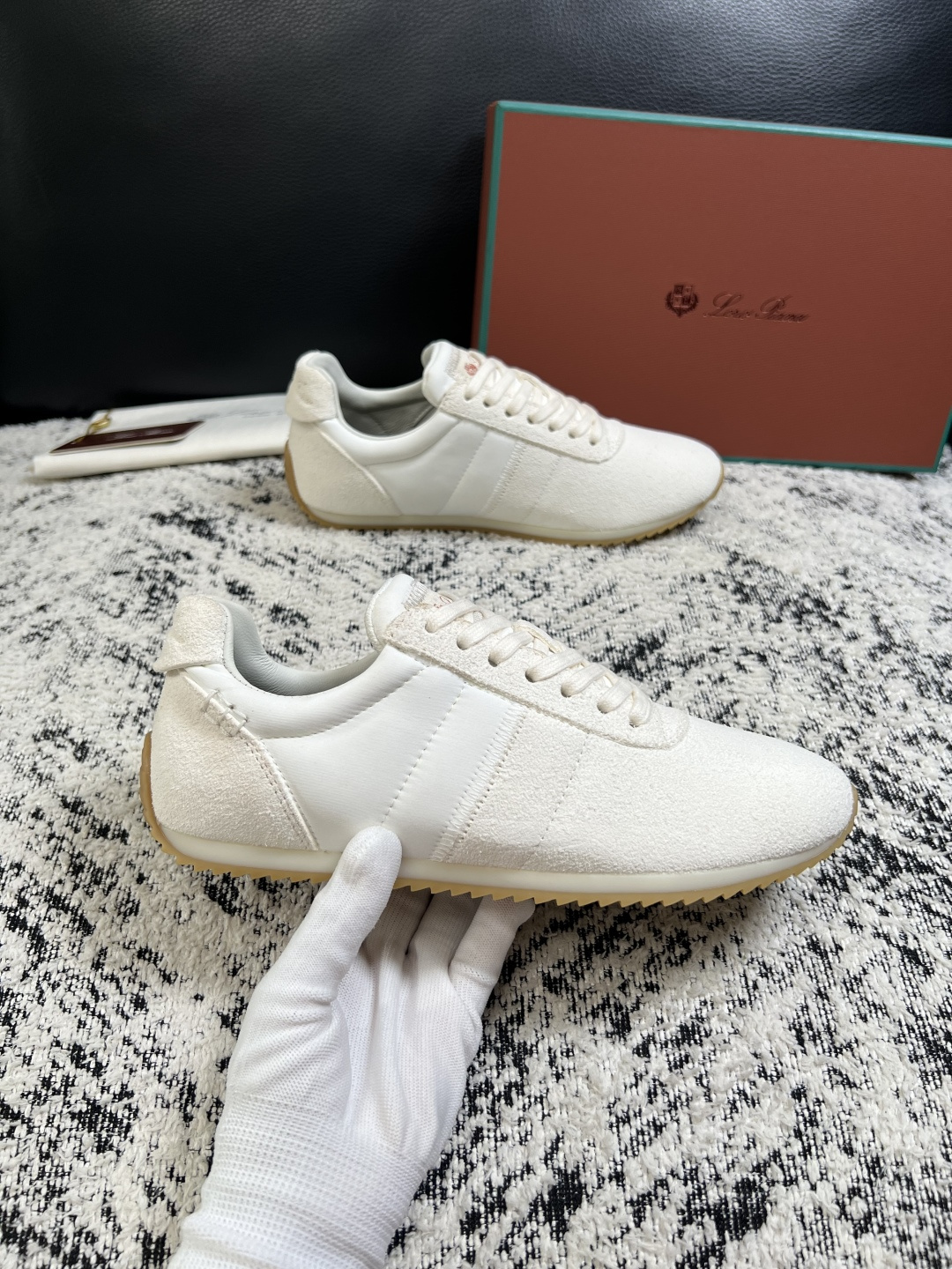 Loro Piana  高品质  顶级工艺品  诺悠翩雅  新品专柜同步原厂配置，鞋面意大利进口牛皮面料，高品质拼接工艺