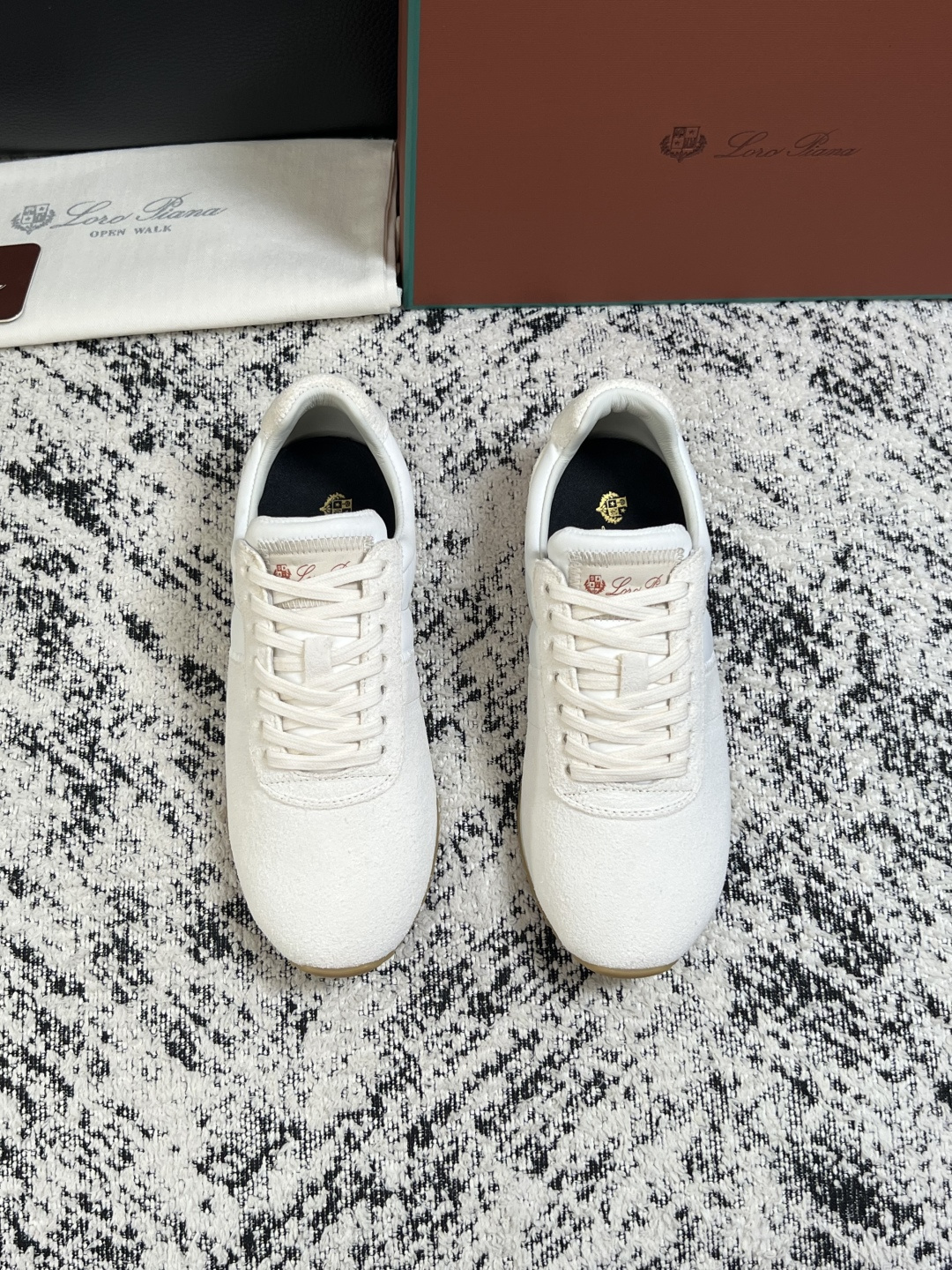 Loro Piana  高品质  顶级工艺品  诺悠翩雅  新品专柜同步原厂配置，鞋面意大利进口牛皮面料，高品质拼接工艺