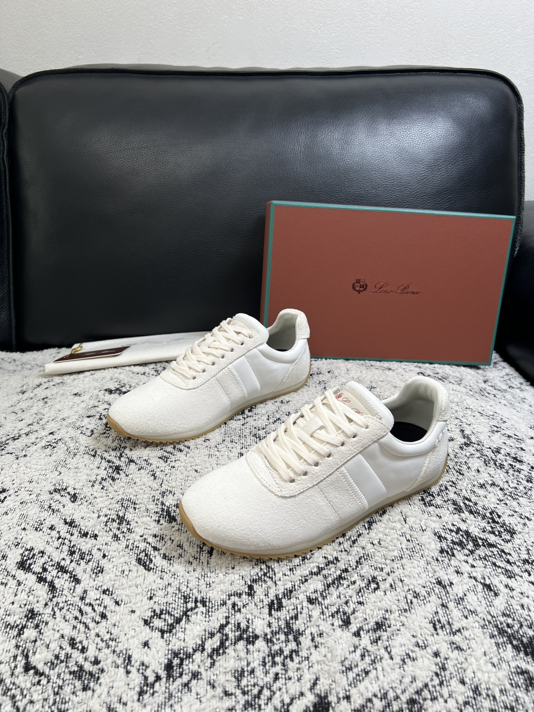 Loro Piana  高品质  顶级工艺品  诺悠翩雅  新品专柜同步原厂配置，鞋面意大利进口牛皮面料，高品质拼接工艺