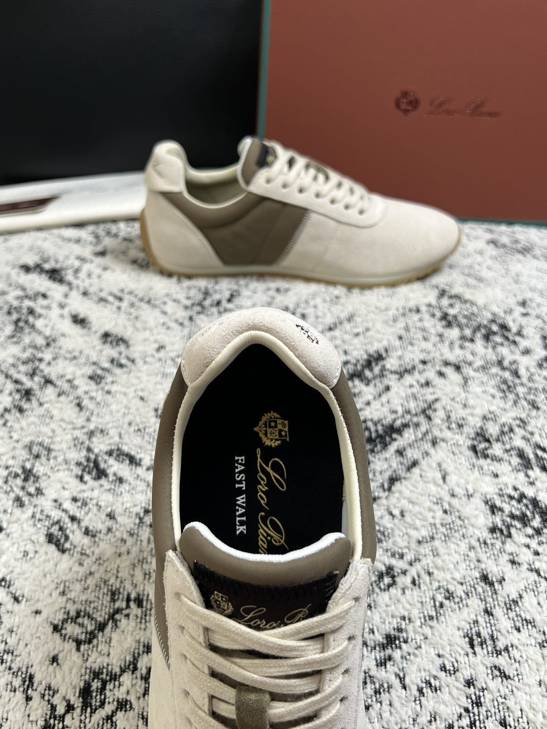 Loro Piana  高品质  顶级工艺品  诺悠翩雅  新品专柜同步原厂配置，鞋面意大利进口牛皮面料，高品质拼接工艺
