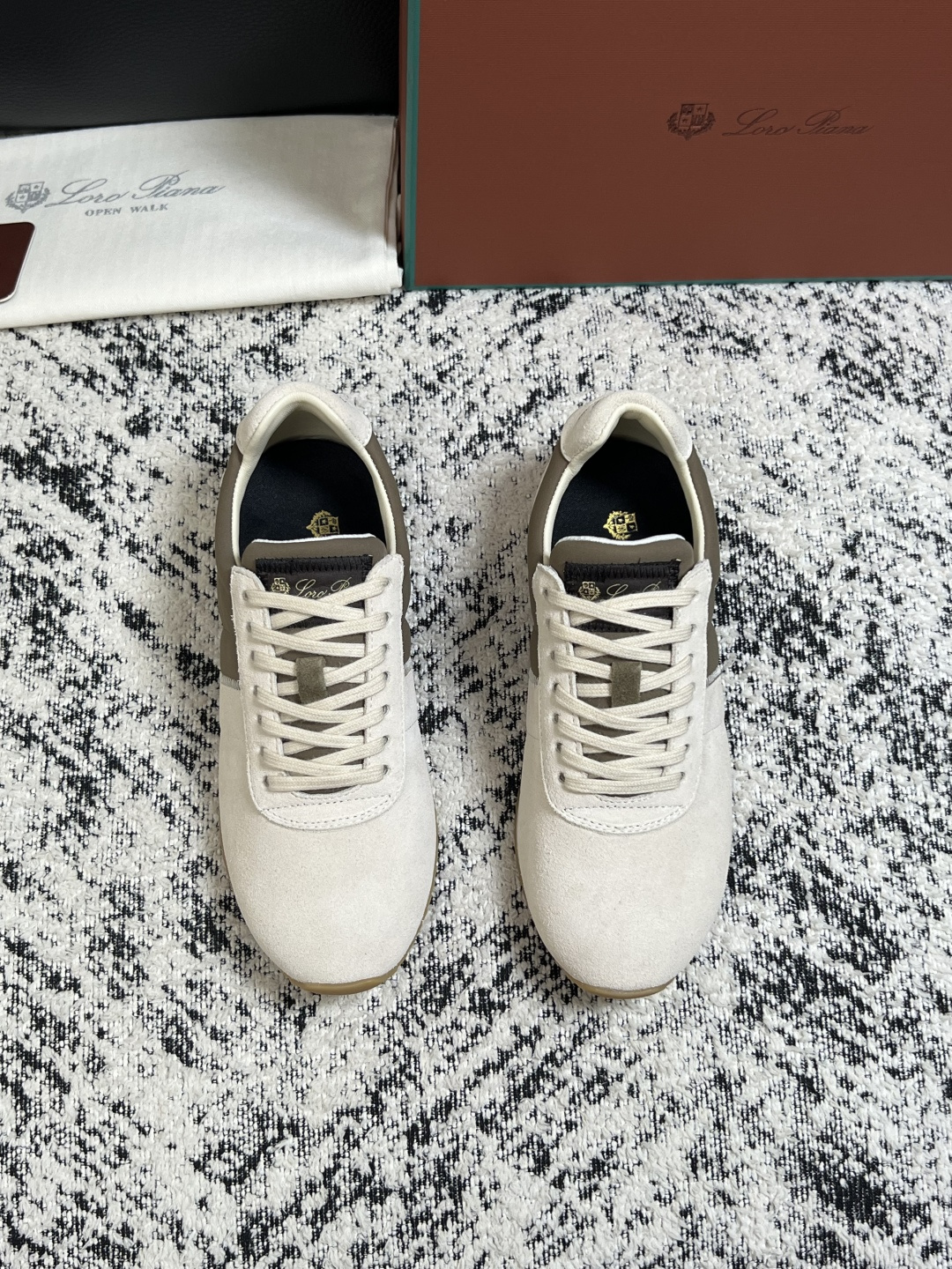 Loro Piana  高品质  顶级工艺品  诺悠翩雅  新品专柜同步原厂配置，鞋面意大利进口牛皮面料，高品质拼接工艺