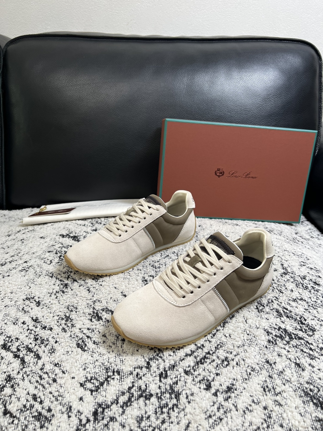 Loro Piana  高品质  顶级工艺品  诺悠翩雅  新品专柜同步原厂配置，鞋面意大利进口牛皮面料，高品质拼接工艺