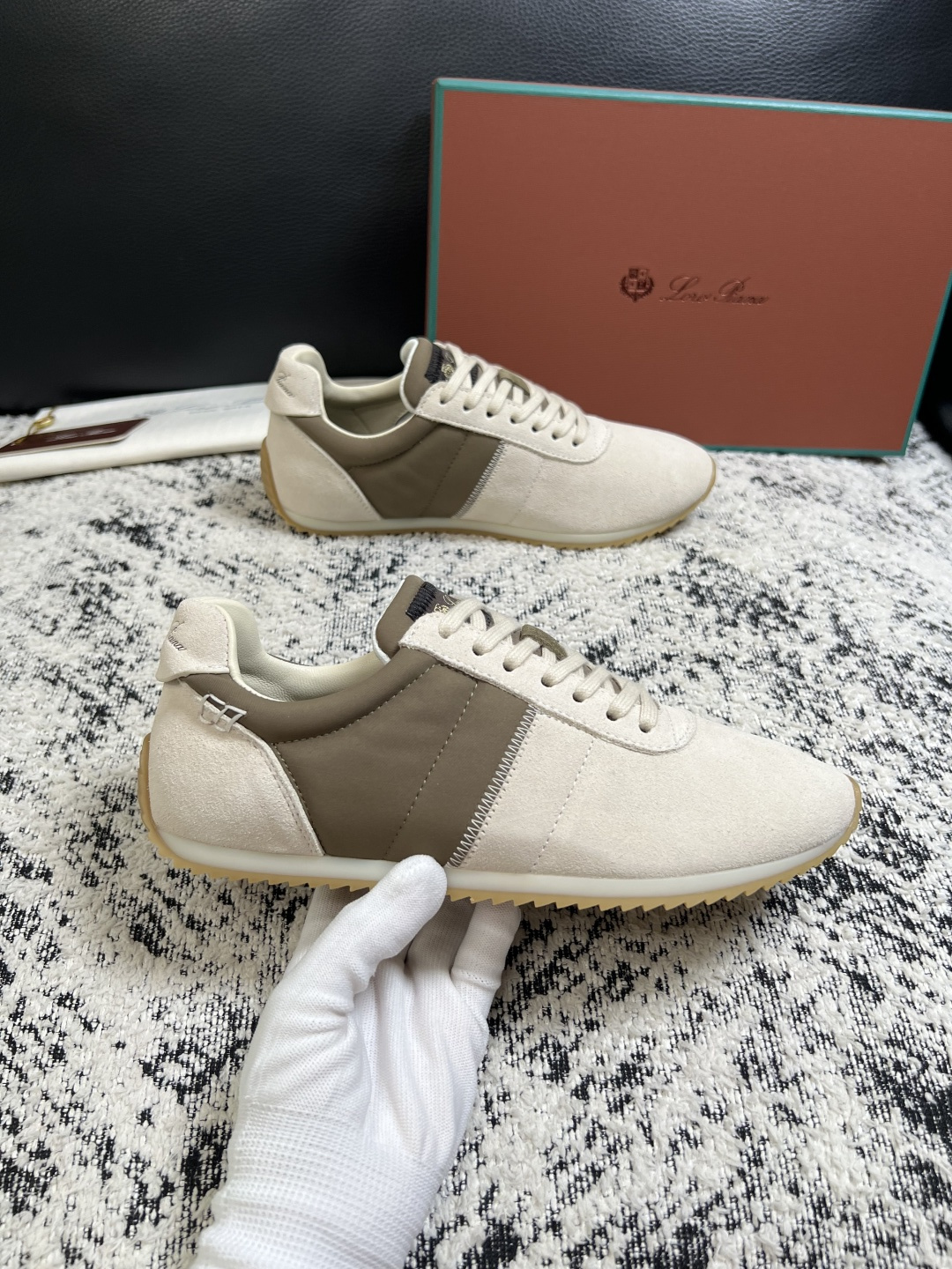 Loro Piana  高品质  顶级工艺品  诺悠翩雅  新品专柜同步原厂配置，鞋面意大利进口牛皮面料，高品质拼接工艺