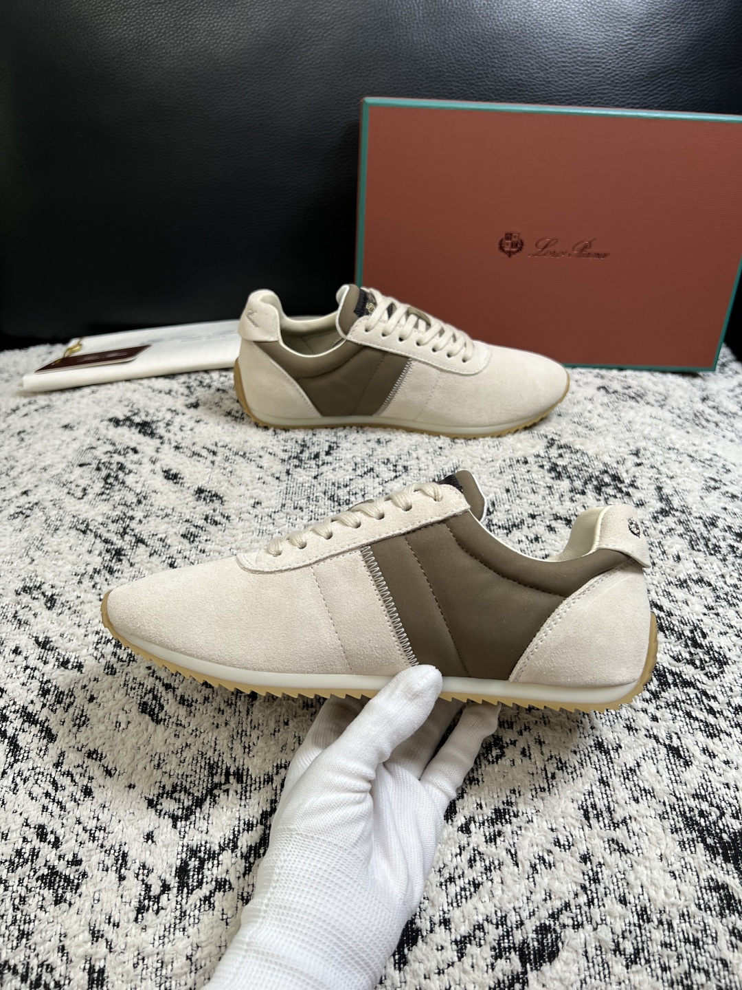 Loro Piana  高品质  顶级工艺品  诺悠翩雅  新品专柜同步原厂配置，鞋面意大利进口牛皮面料，高品质拼接工艺