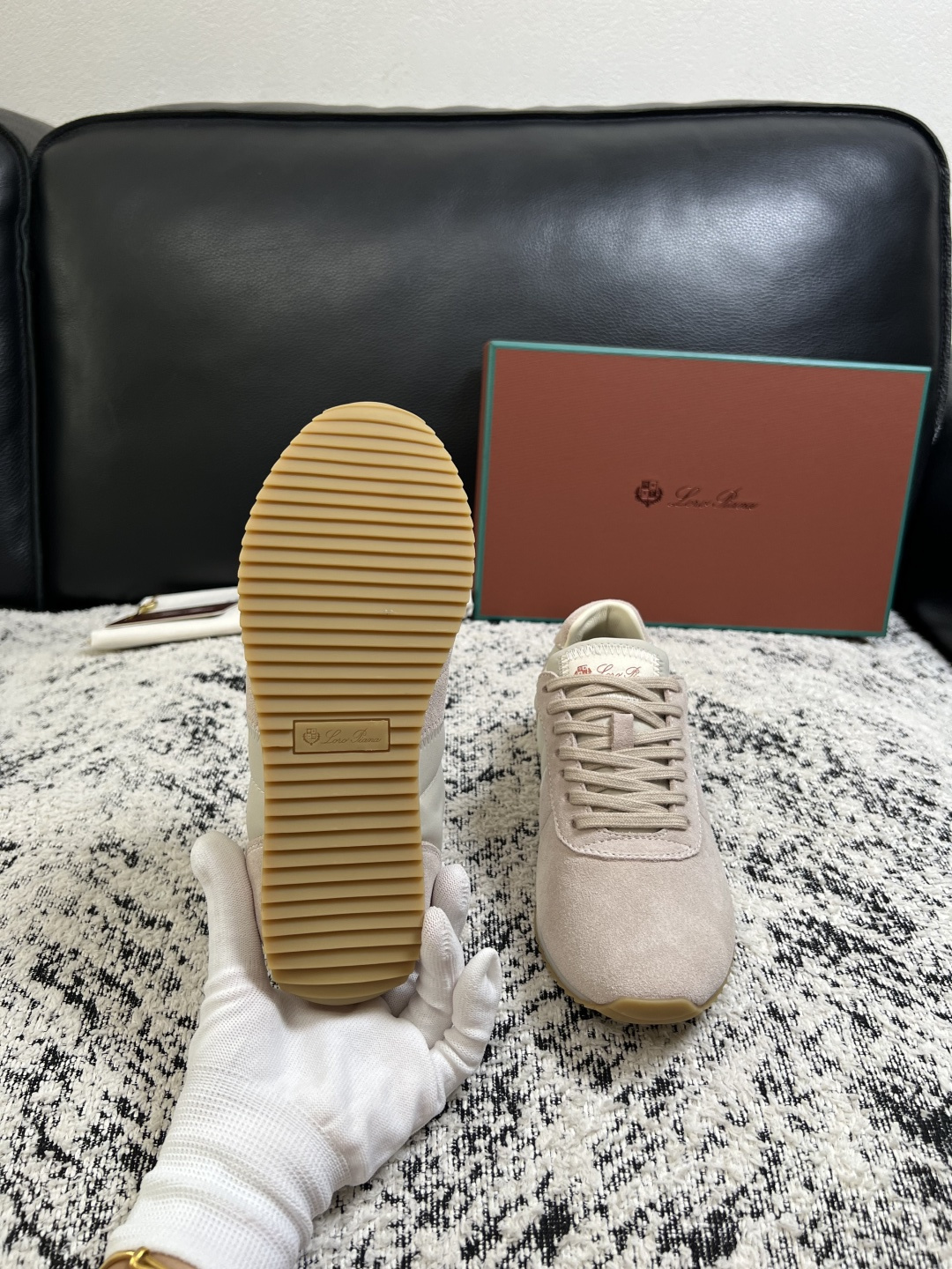 Loro Piana  高品质  顶级工艺品  诺悠翩雅  新品专柜同步原厂配置，鞋面意大利进口牛皮面料，高品质拼接工艺