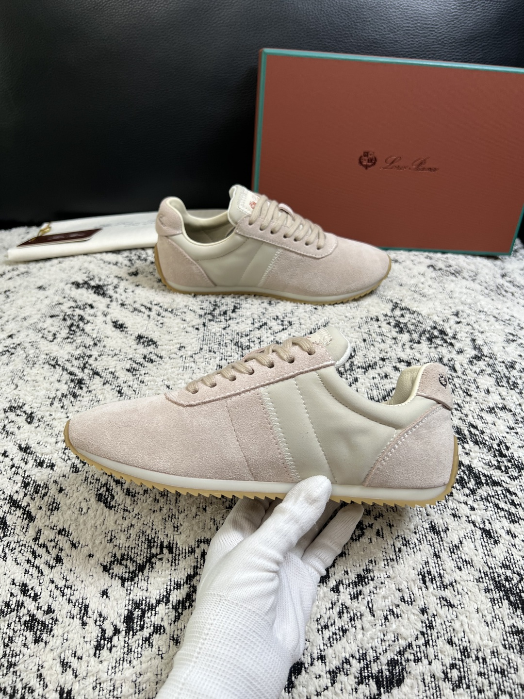 Loro Piana  高品质  顶级工艺品  诺悠翩雅  新品专柜同步原厂配置，鞋面意大利进口牛皮面料，高品质拼接工艺
