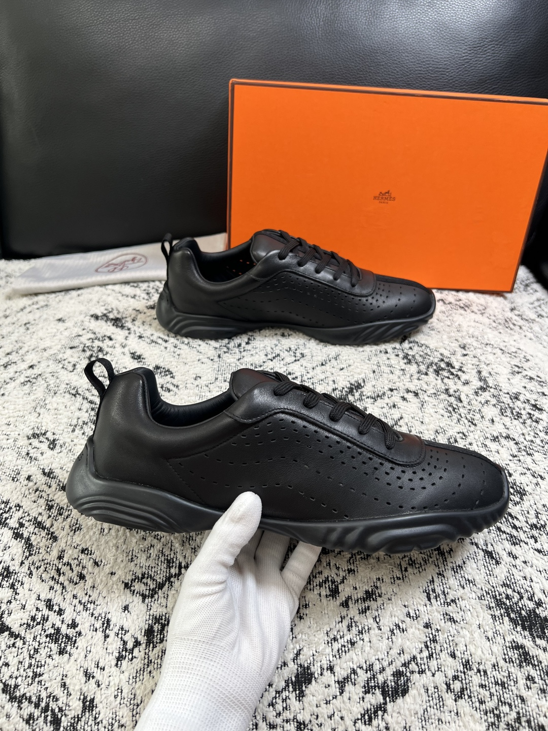 Hermes  高品质  顶级工艺品  爱马仕 专柜同步发售原厂配置，意大利进口原版牛皮面料，高品质拼接工艺，全进口水染