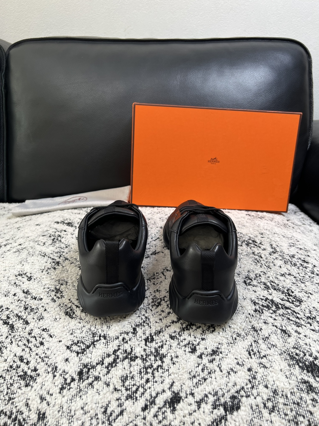 Hermes  高品质  顶级工艺品  爱马仕 专柜同步发售原厂配置，意大利进口原版牛皮面料，高品质拼接工艺，全进口水染