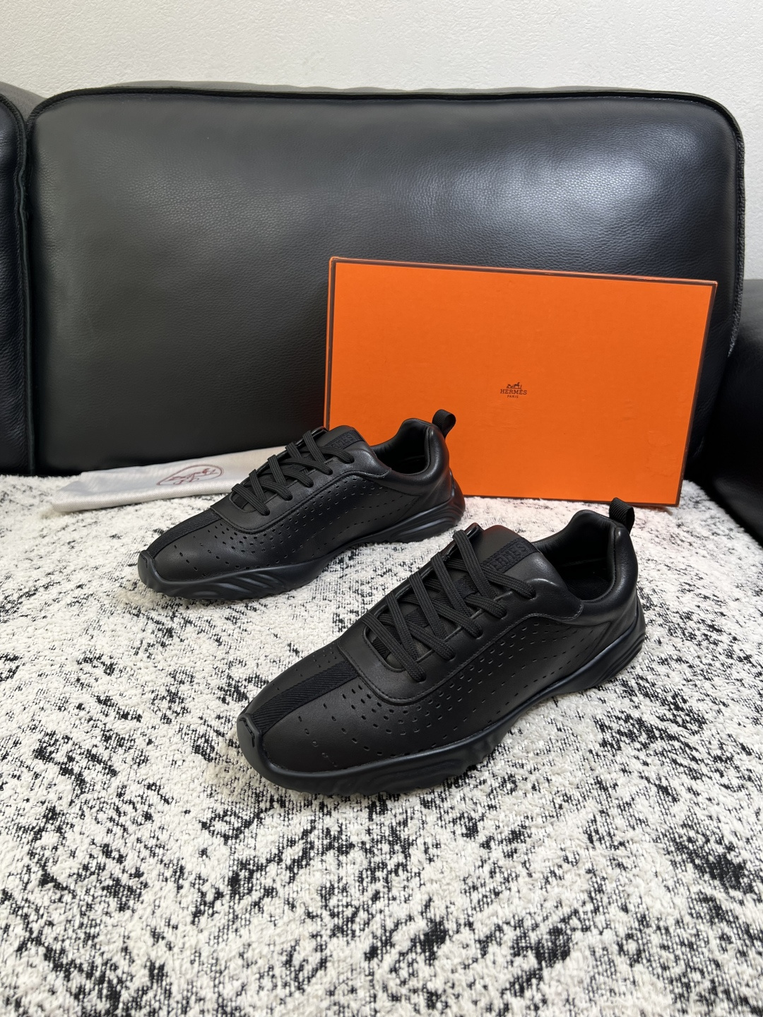 Hermes  高品质  顶级工艺品  爱马仕 专柜同步发售原厂配置，意大利进口原版牛皮面料，高品质拼接工艺，全进口水染