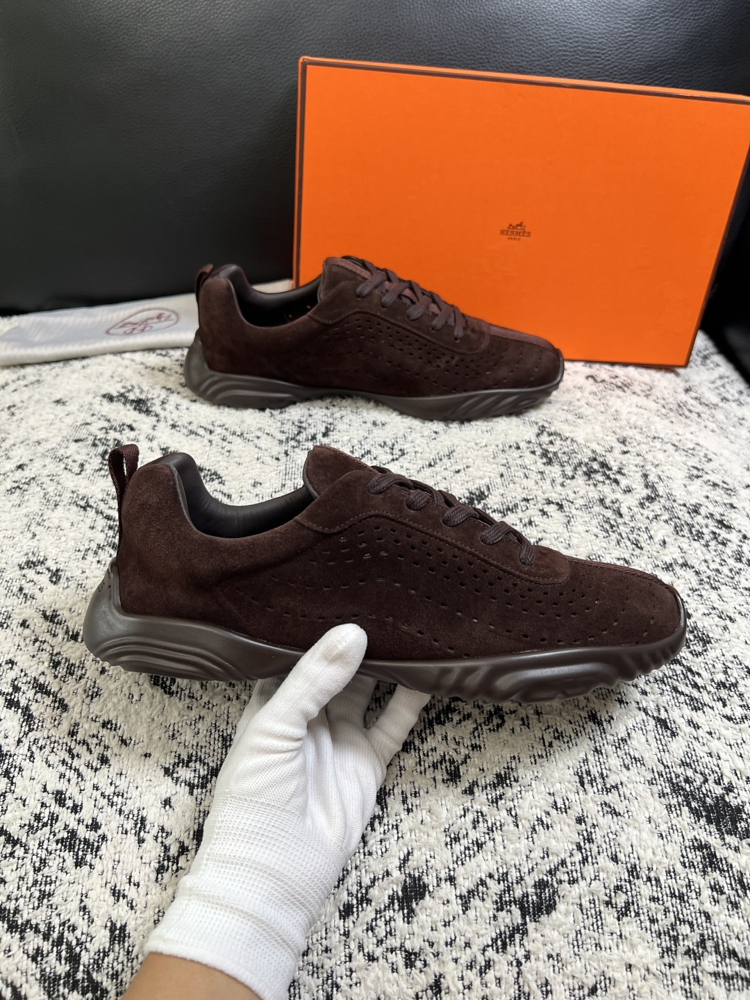 Hermes  高品质  顶级工艺品  爱马仕 专柜同步发售原厂配置，意大利进口原版牛皮面料，高品质拼接工艺，全进口水染