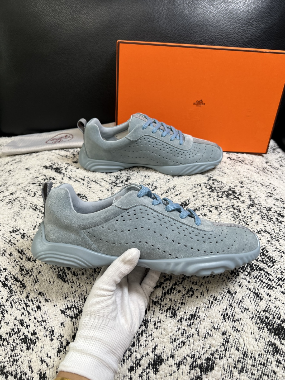 Hermes  高品质  顶级工艺品  爱马仕 专柜同步发售原厂配置，意大利进口原版牛皮面料，高品质拼接工艺，全进口水染