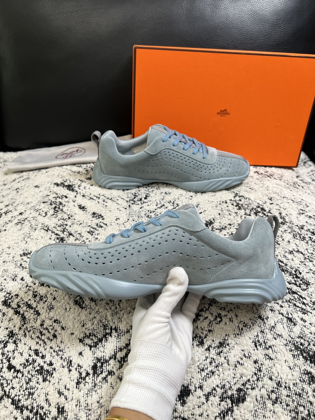Hermes  高品质  顶级工艺品  爱马仕 专柜同步发售原厂配置，意大利进口原版牛皮面料，高品质拼接工艺，全进口水染