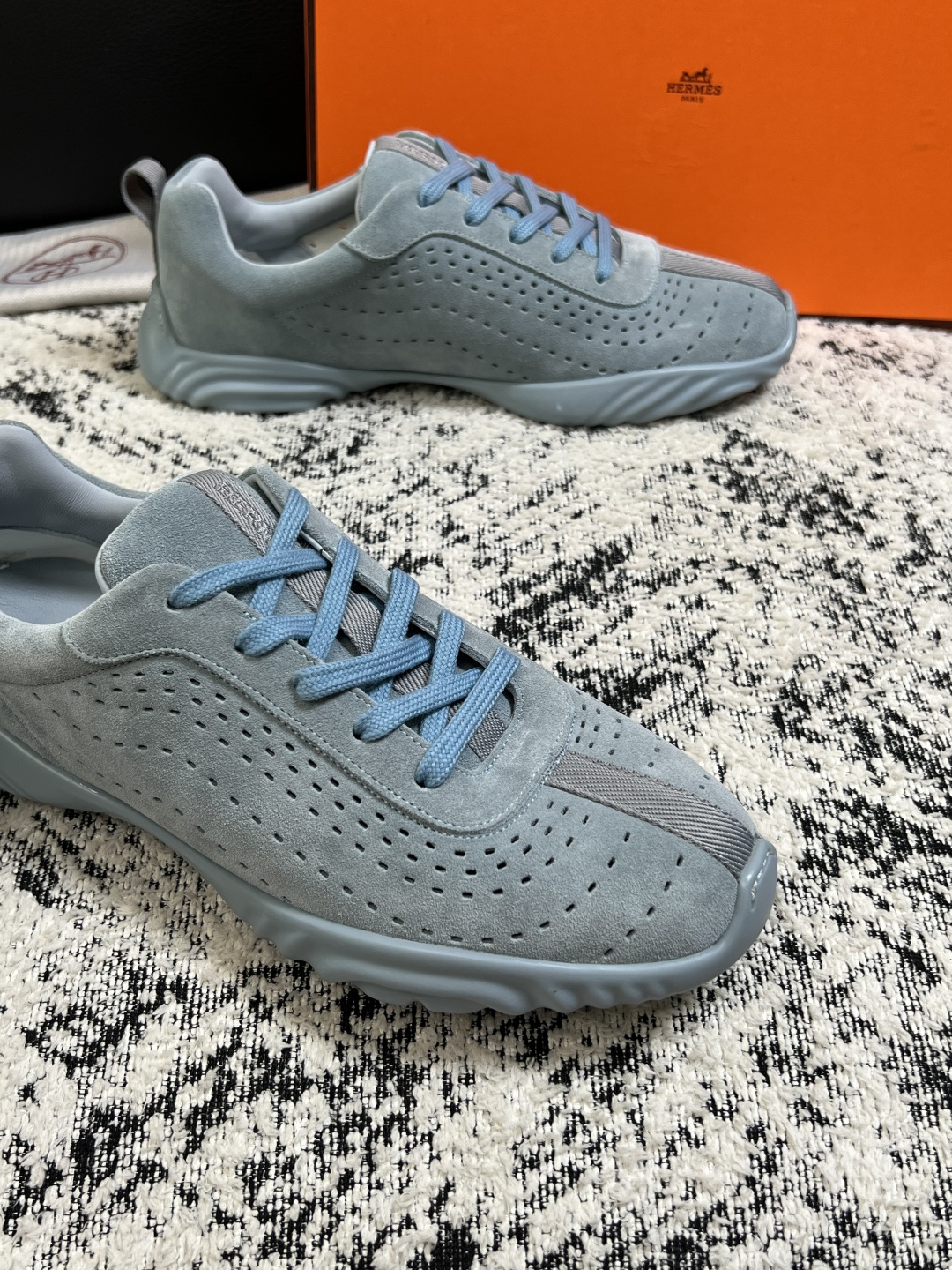 Hermes  高品质  顶级工艺品  爱马仕 专柜同步发售原厂配置，意大利进口原版牛皮面料，高品质拼接工艺，全进口水染