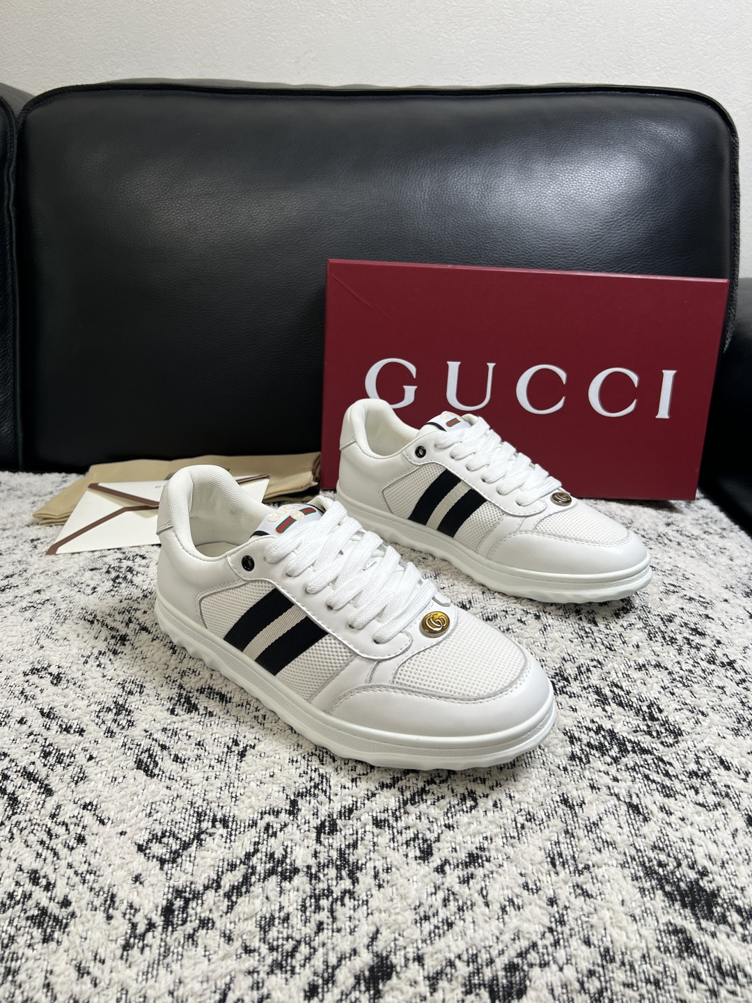 Gucci 高品质 顶级工艺品 古奇 专柜新款原厂配置,意大利进口牛皮面料,进口牛皮内里垫,透气舒适,鞋底:原厂特 Gucci 高品质 顶级工艺品 古奇 专柜新款原厂配置,意大利进口牛皮面料,进口牛皮内里垫,透气舒适,鞋底:原厂特