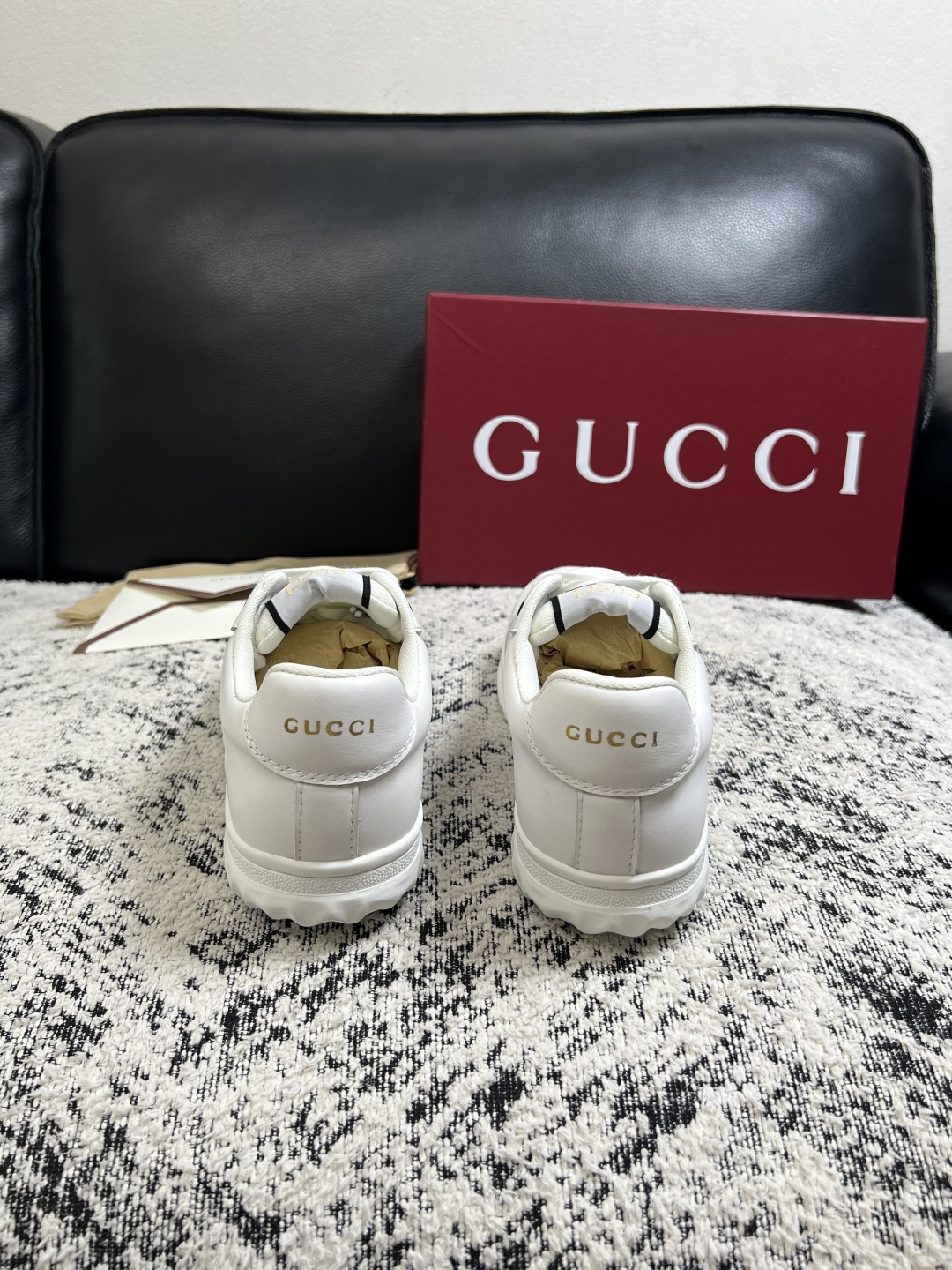 Gucci 高品质  顶级工艺品  古奇  专柜新款原厂配置，意大利进口牛皮面料，进口牛皮内里垫，透气舒适，鞋底：原厂特