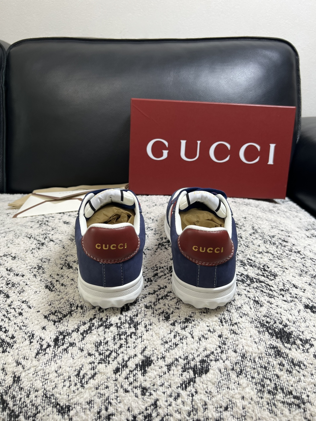 Gucci 高品质  顶级工艺品  古奇  专柜新款原厂配置，意大利进口牛皮面料，进口牛皮内里垫，透气舒适，鞋底：原厂特
