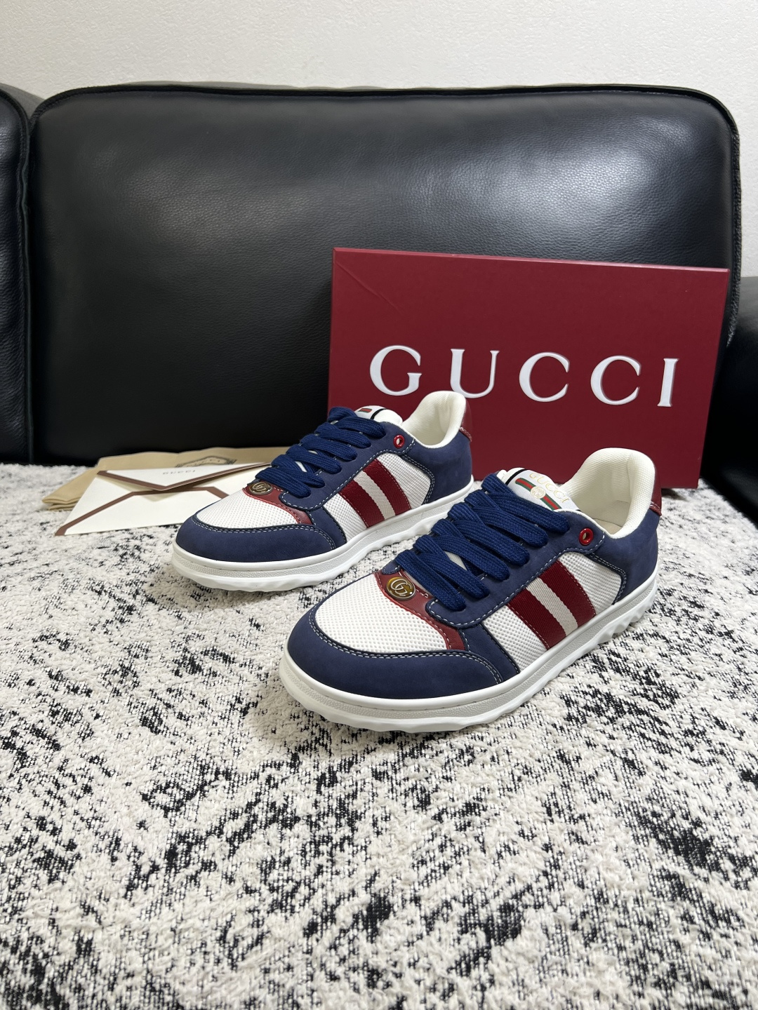 Gucci 高品质  顶级工艺品  古奇  专柜新款原厂配置，意大利进口牛皮面料，进口牛皮内里垫，透气舒适，鞋底：原厂特