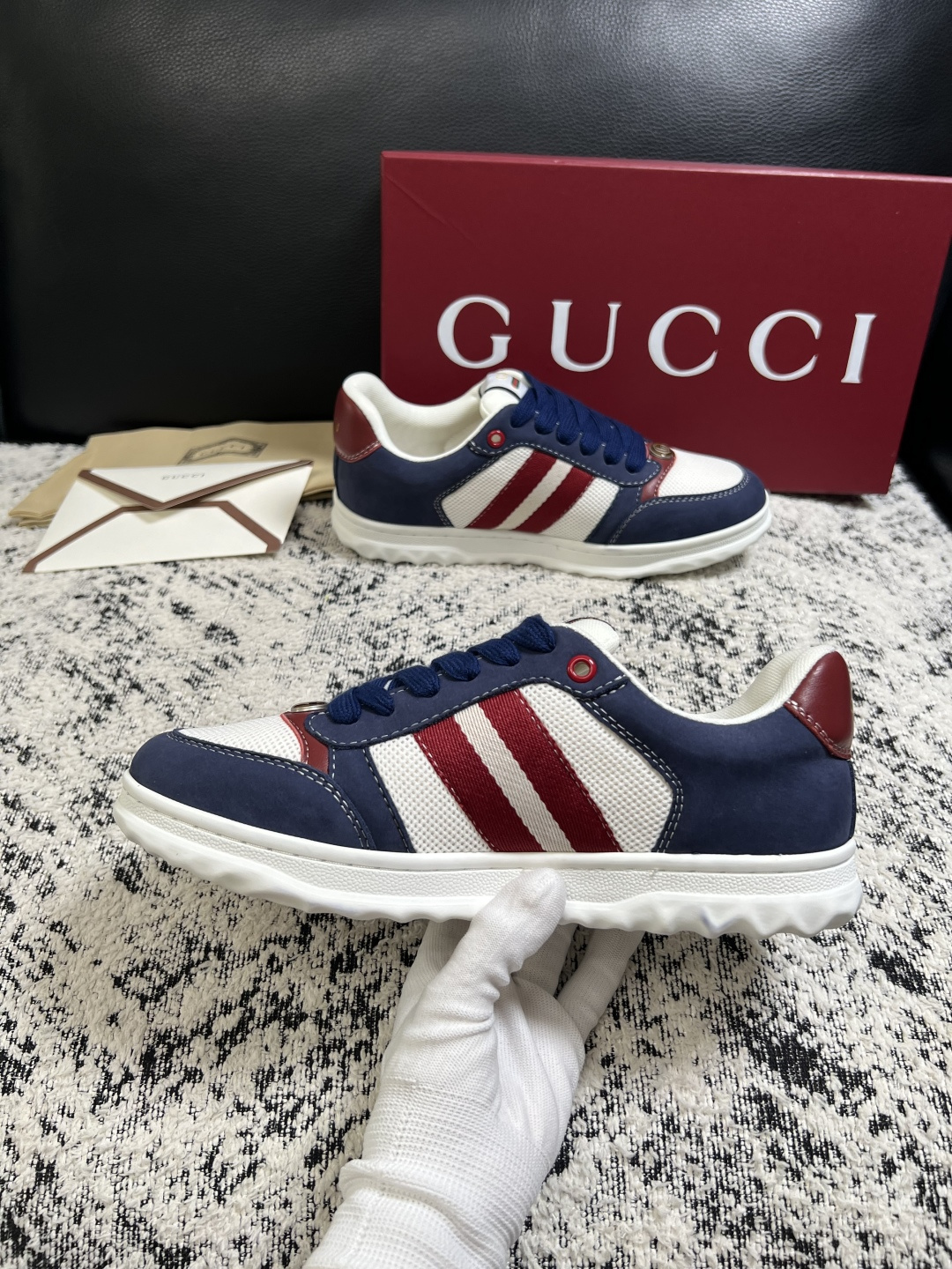 Gucci 高品质  顶级工艺品  古奇  专柜新款原厂配置，意大利进口牛皮面料，进口牛皮内里垫，透气舒适，鞋底：原厂特