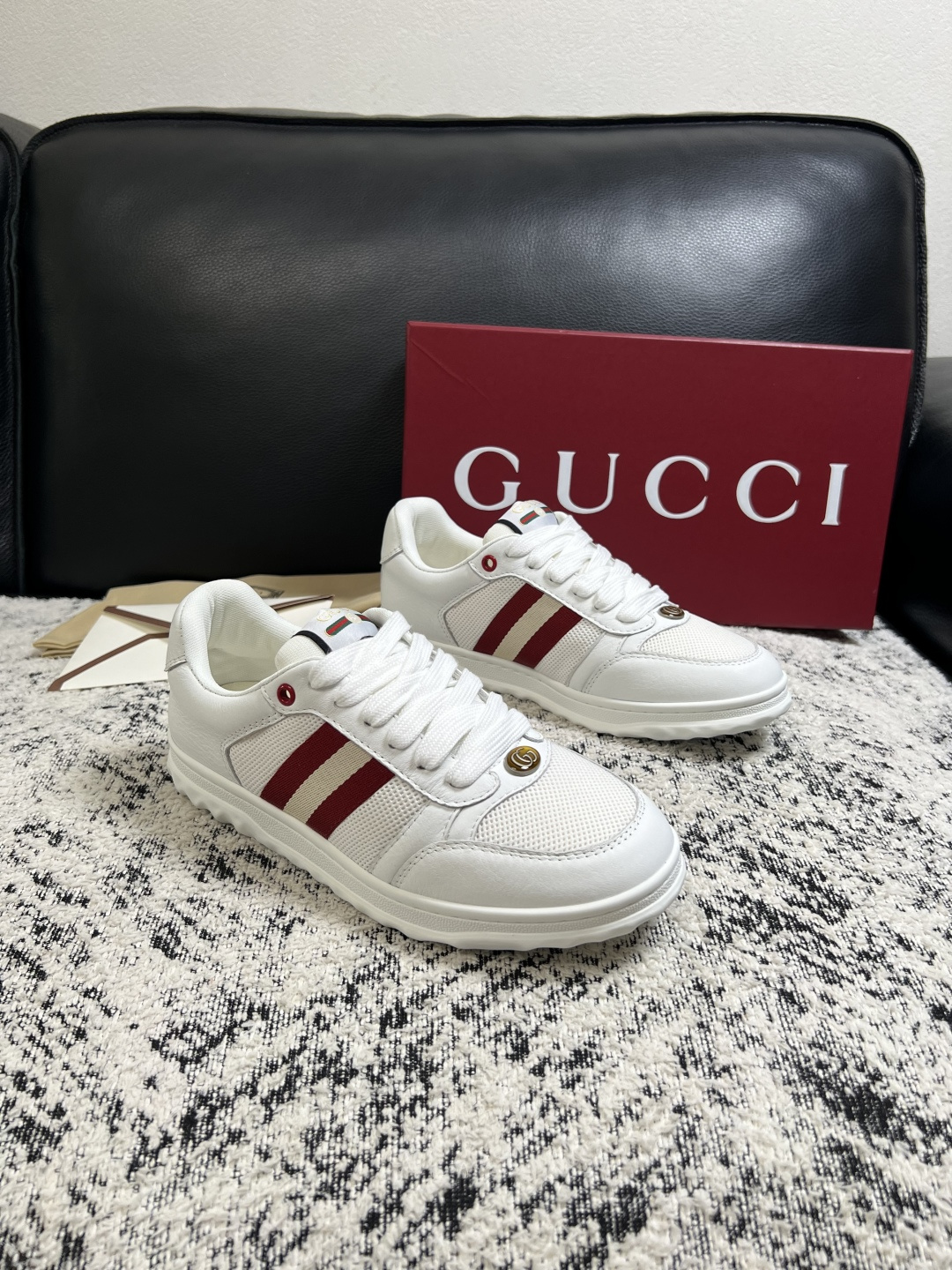 Gucci 高品质 顶级工艺品 古奇 专柜新款原厂配置,意大利进口牛皮面料,进口牛皮内里垫,透气舒适,鞋底:原厂特 Gucci 高品质 顶级工艺品 古奇 专柜新款原厂配置,意大利进口牛皮面料,进口牛皮内里垫,透气舒适,鞋底:原厂特